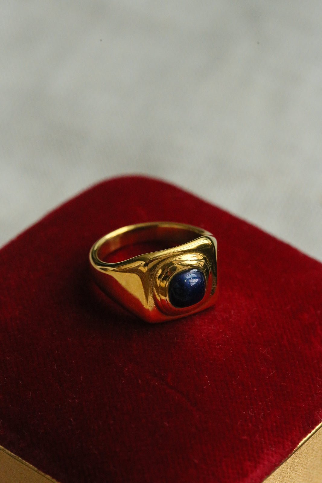 Noémie Ring - has waterproof, durable, elegant and vintage inspired jewelry