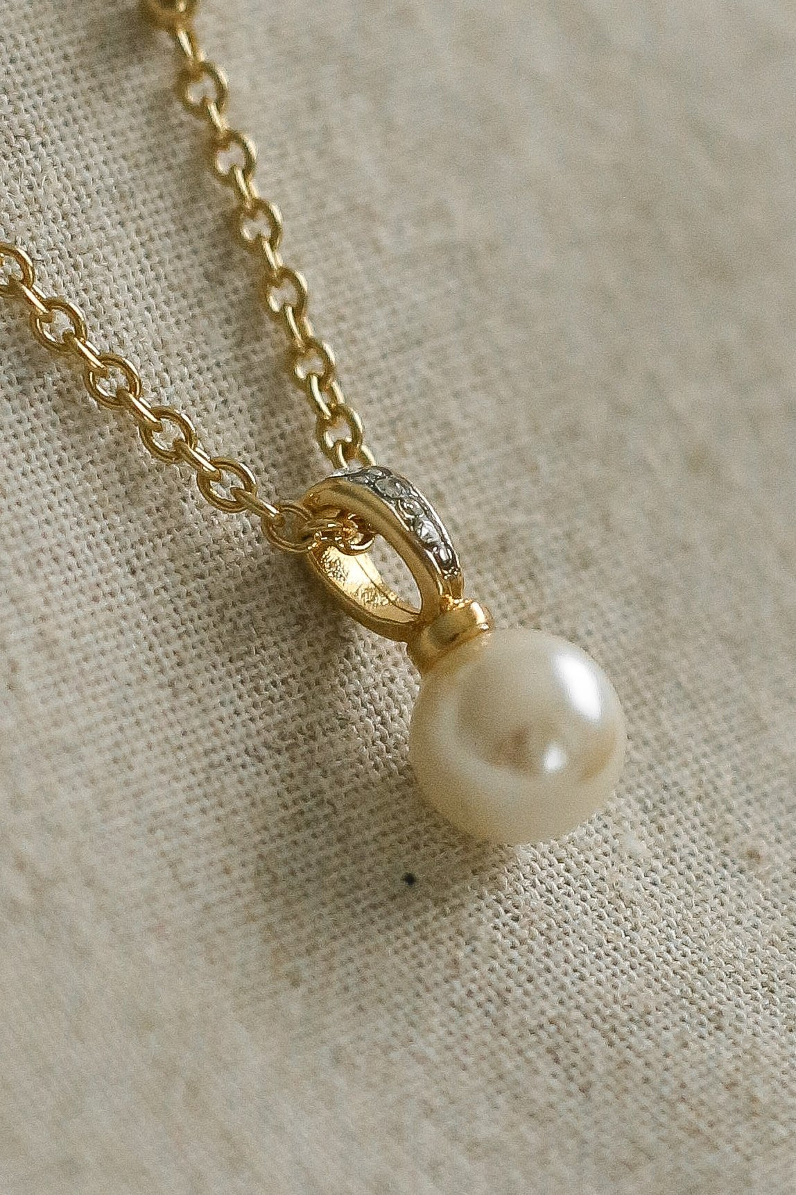 Odélie (vintage) Necklace - has waterproof, durable, elegant and vintage inspired jewelry