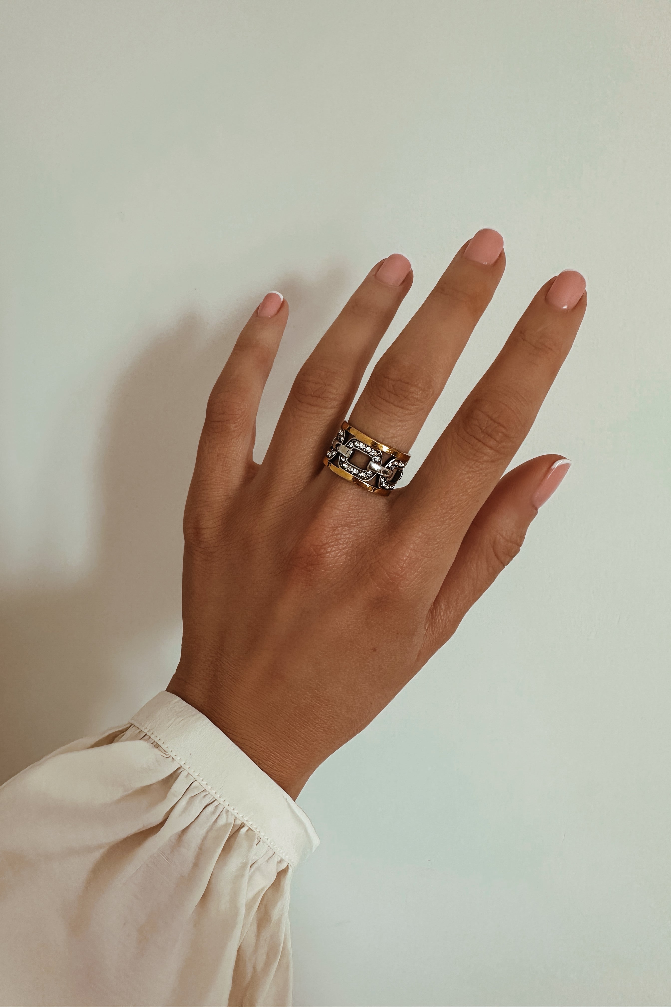 Two Tone Link Ring - Boutique Minimaliste has waterproof, durable, elegant and vintage inspired jewelry