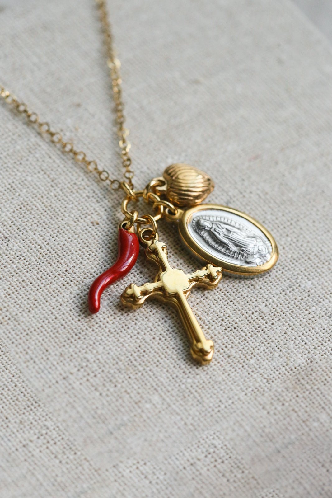 Valeria Necklace - has waterproof, durable, elegant and vintage inspired jewelry