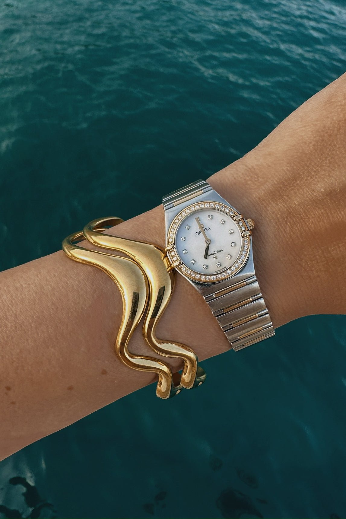 Wave Cuff - Boutique Minimaliste has waterproof, durable, elegant and vintage inspired jewelry