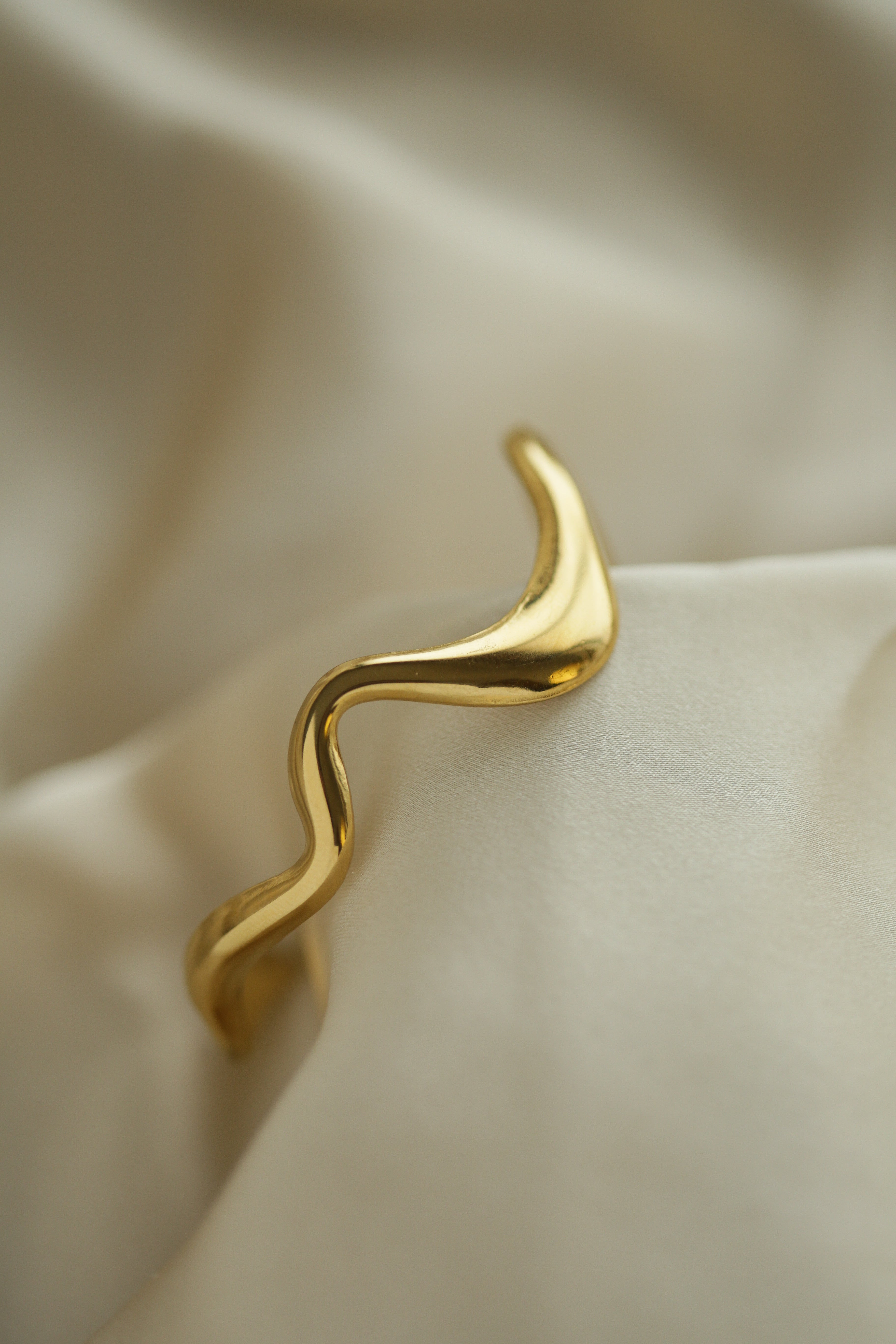 Wave Cuff - Boutique Minimaliste has waterproof, durable, elegant and vintage inspired jewelry