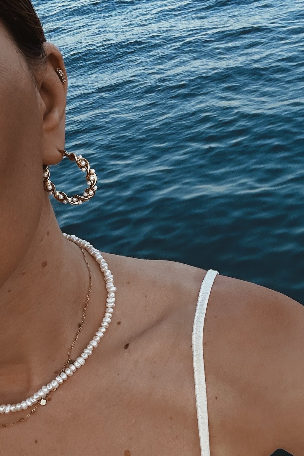 Wave Pearls Hoops - Boutique Minimaliste has waterproof, durable, elegant and vintage inspired jewelry