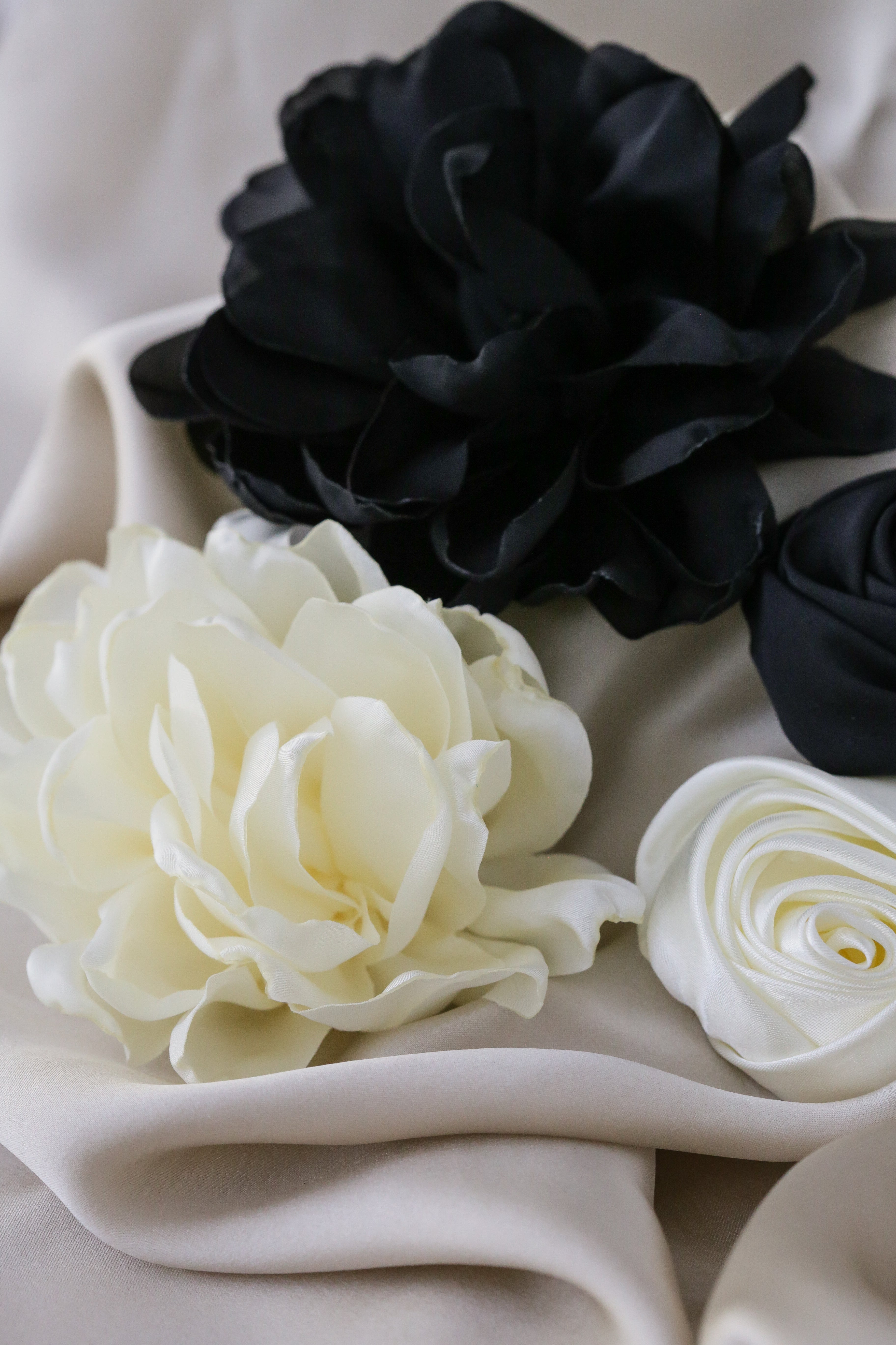 Xandra Flower - has waterproof, durable, elegant and vintage inspired jewelry