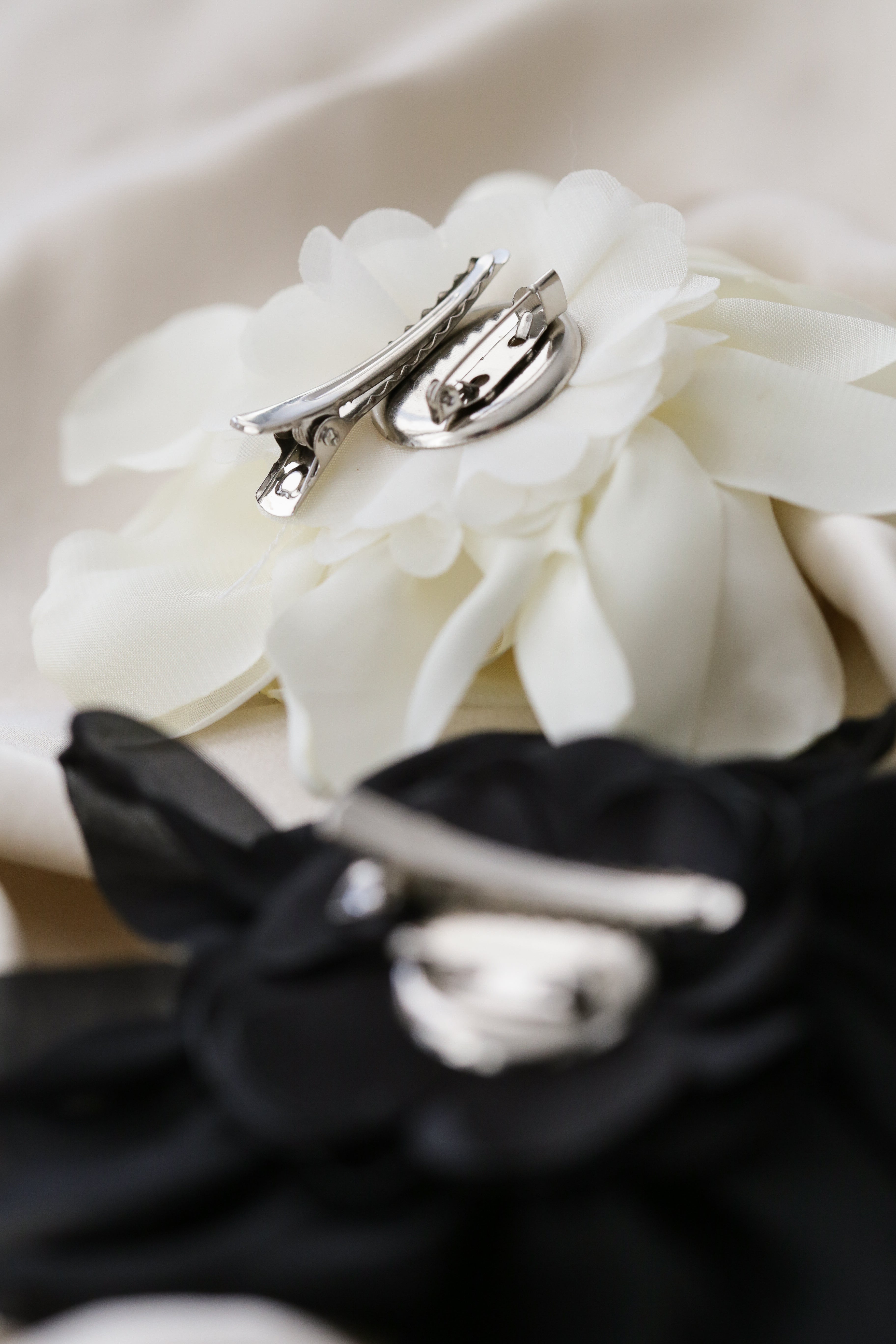 Xandra Flower - has waterproof, durable, elegant and vintage inspired jewelry