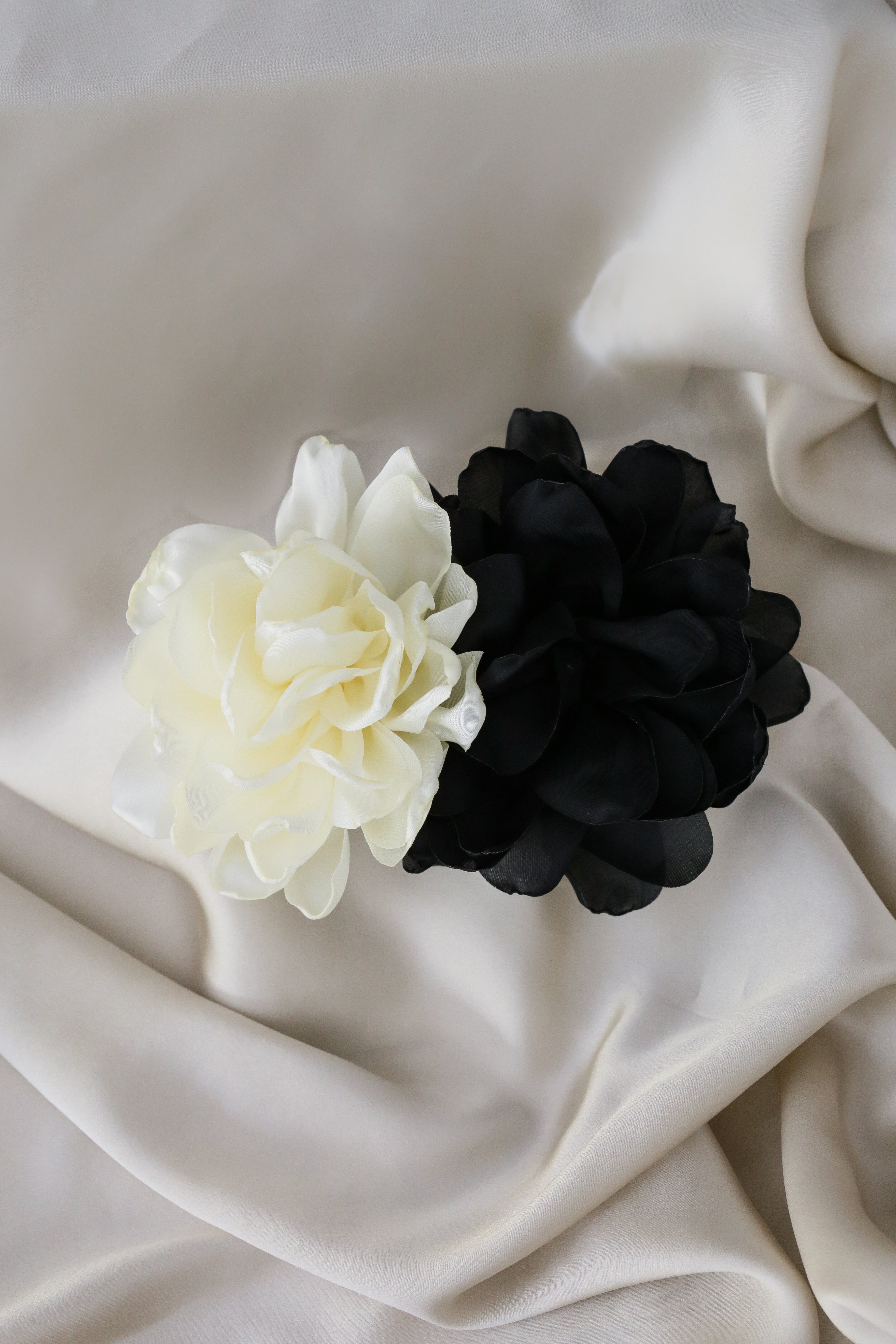 Xandra Flower - has waterproof, durable, elegant and vintage inspired jewelry