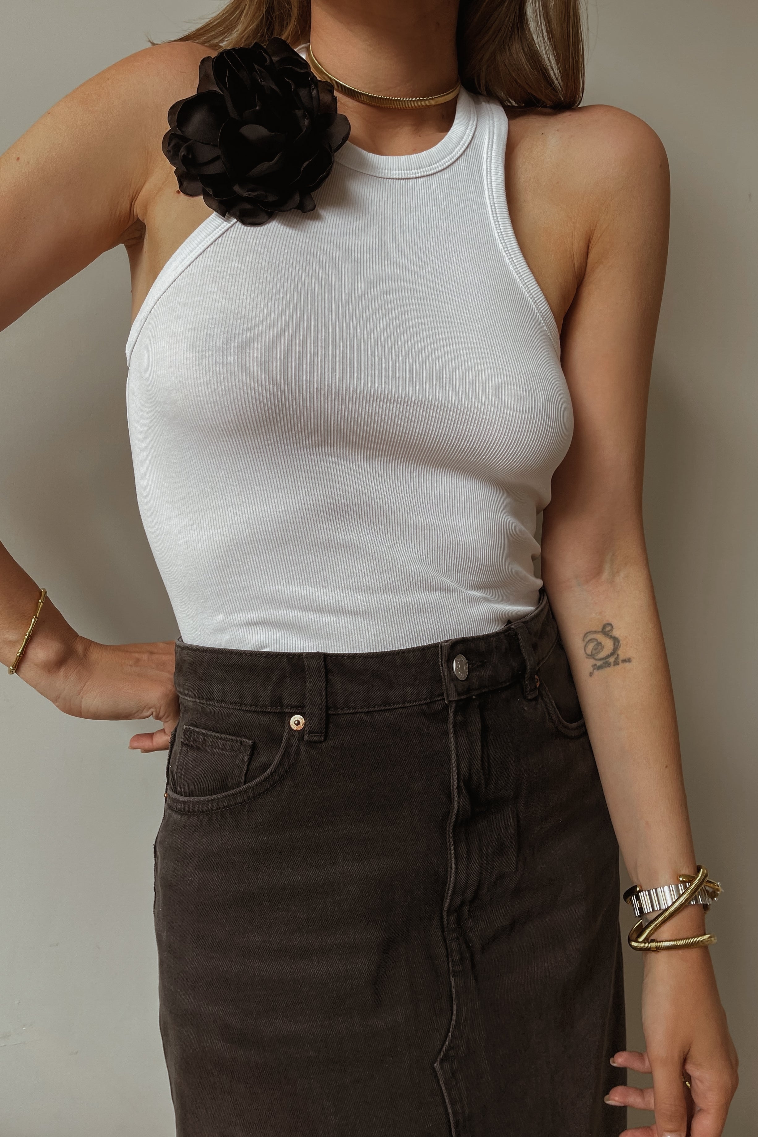 Xandra Flower - Boutique Minimaliste has waterproof, durable, elegant and vintage inspired jewelry