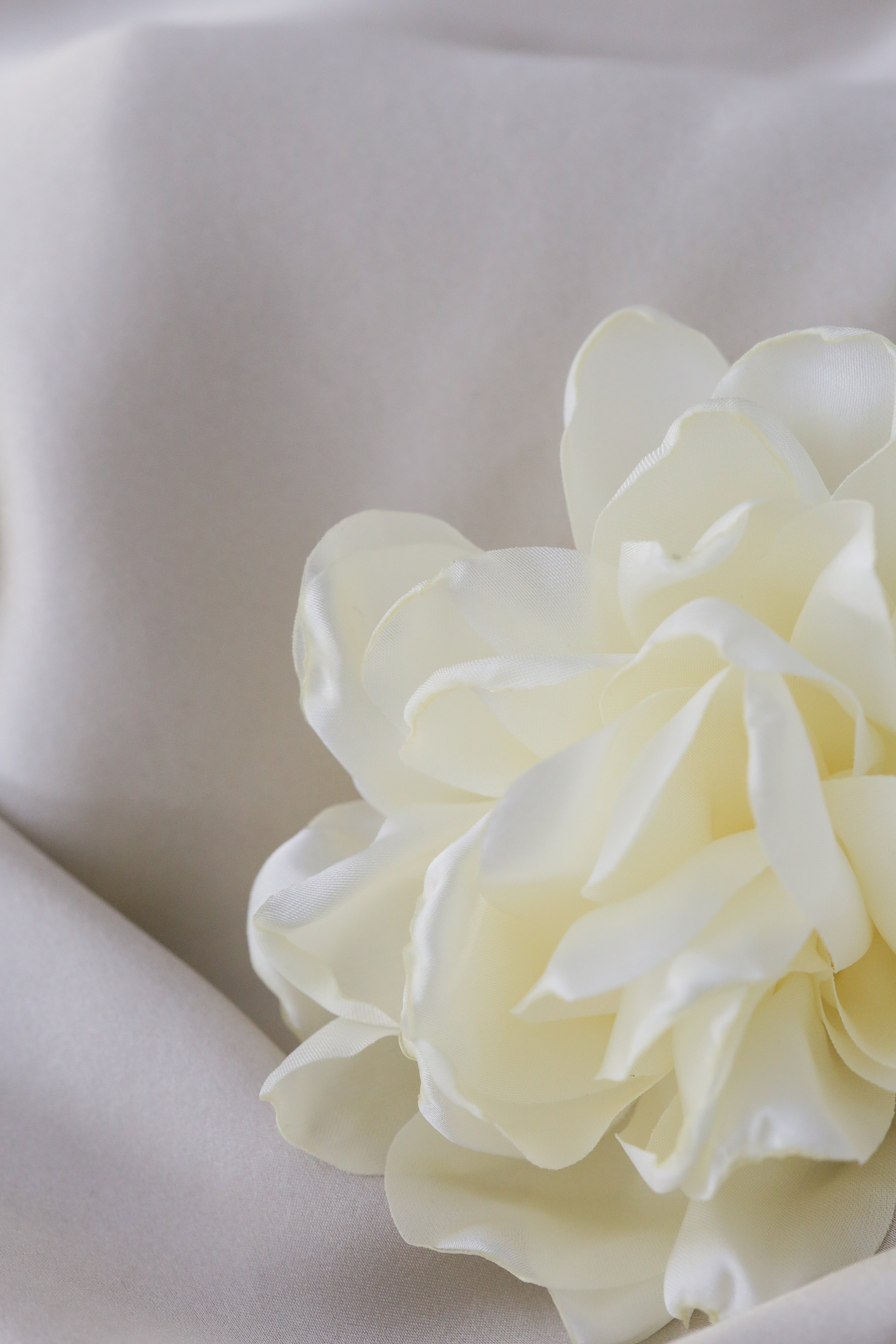 Xandra Flower - Boutique Minimaliste has waterproof, durable, elegant and vintage inspired jewelry