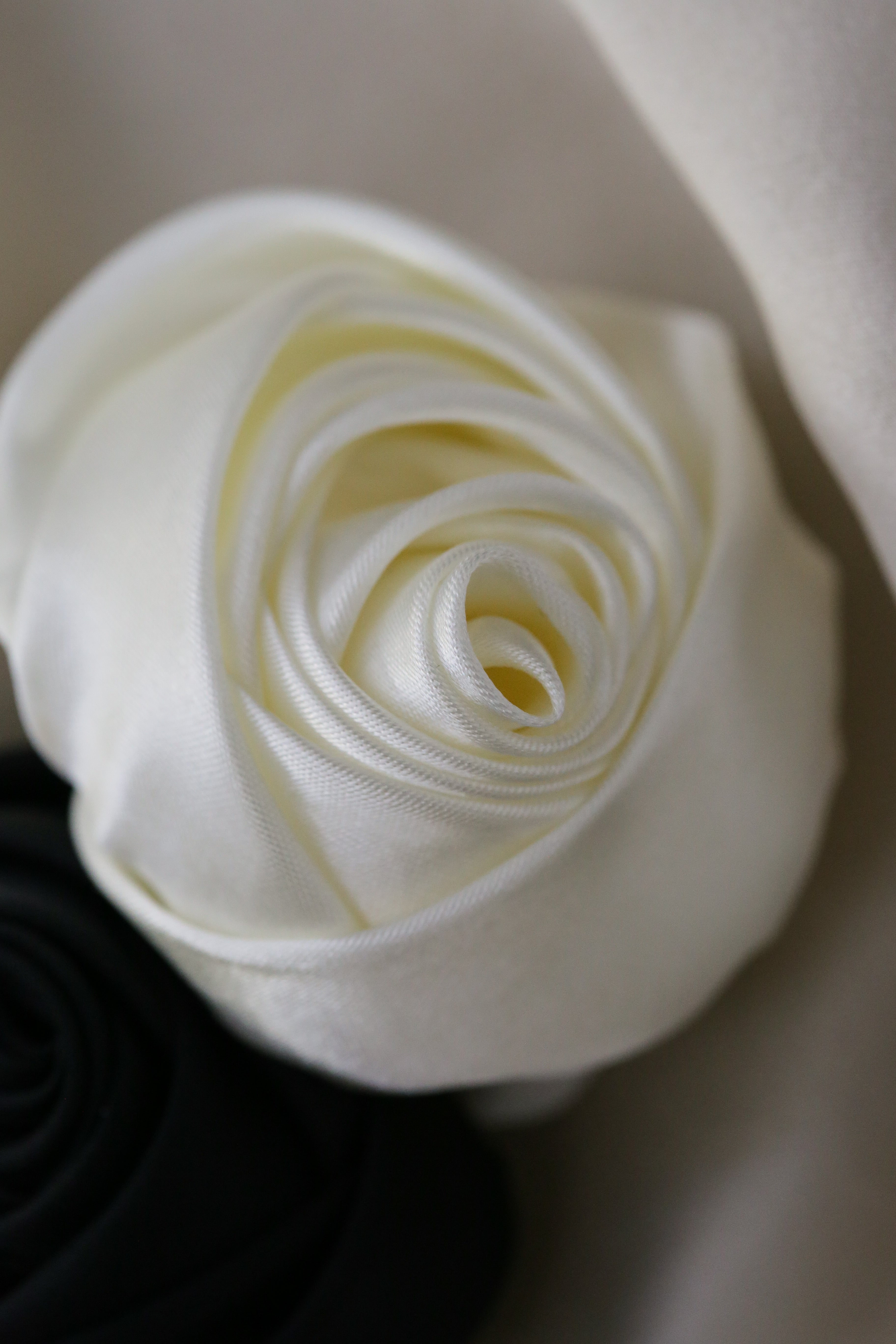 Xavia Rose - has waterproof, durable, elegant and vintage inspired jewelry