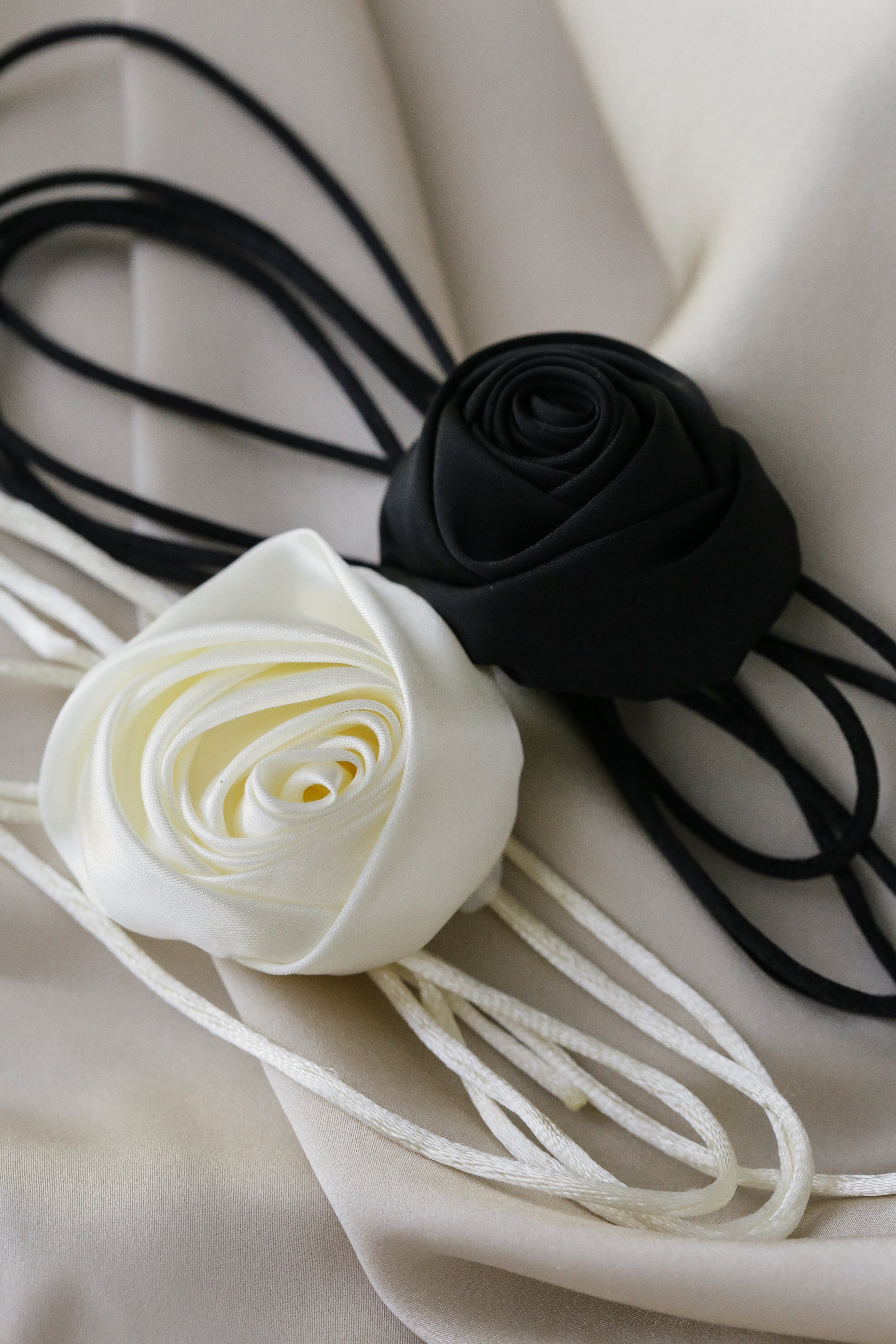 Xavia Rose - has waterproof, durable, elegant and vintage inspired jewelry