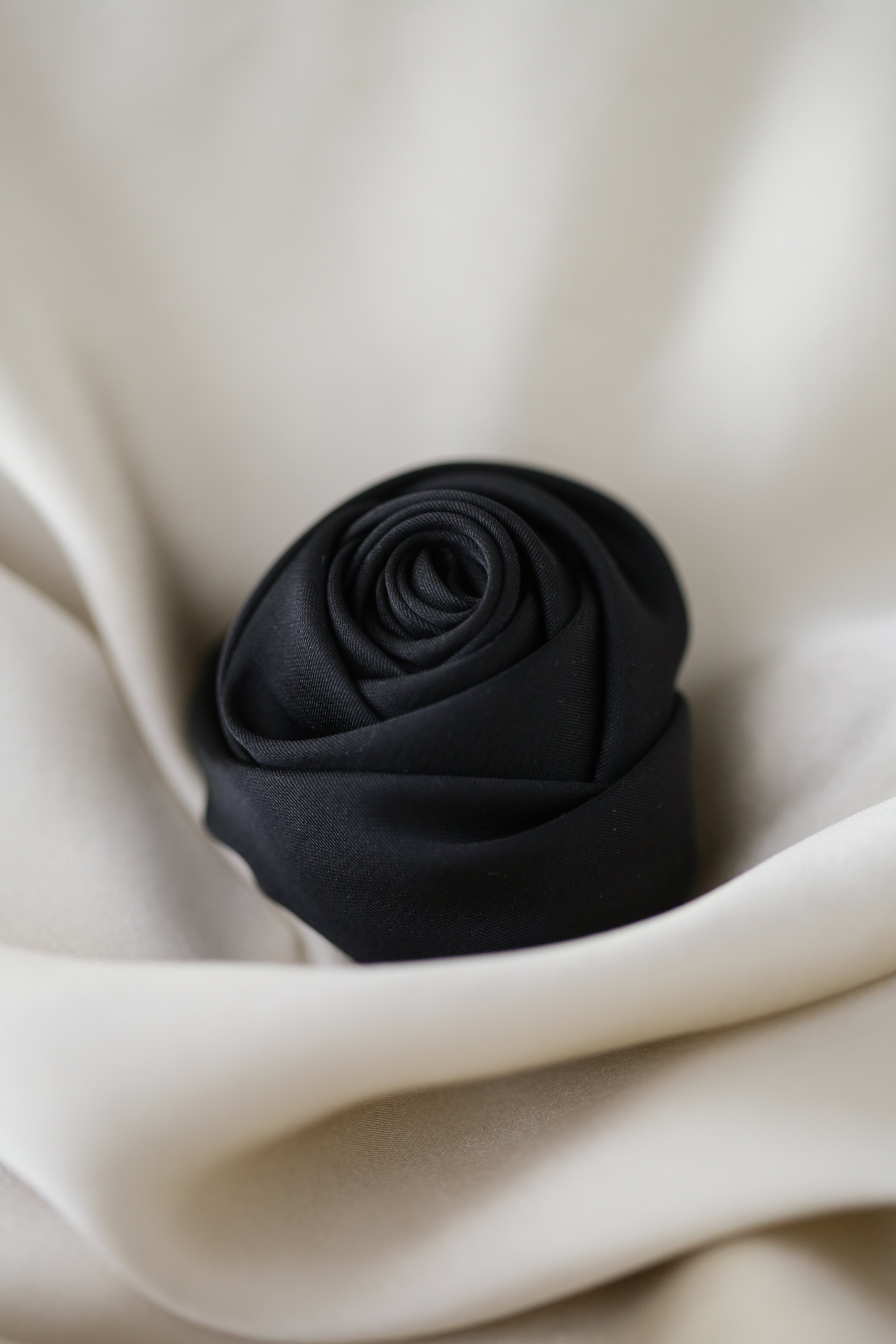 Xavia Rose - has waterproof, durable, elegant and vintage inspired jewelry