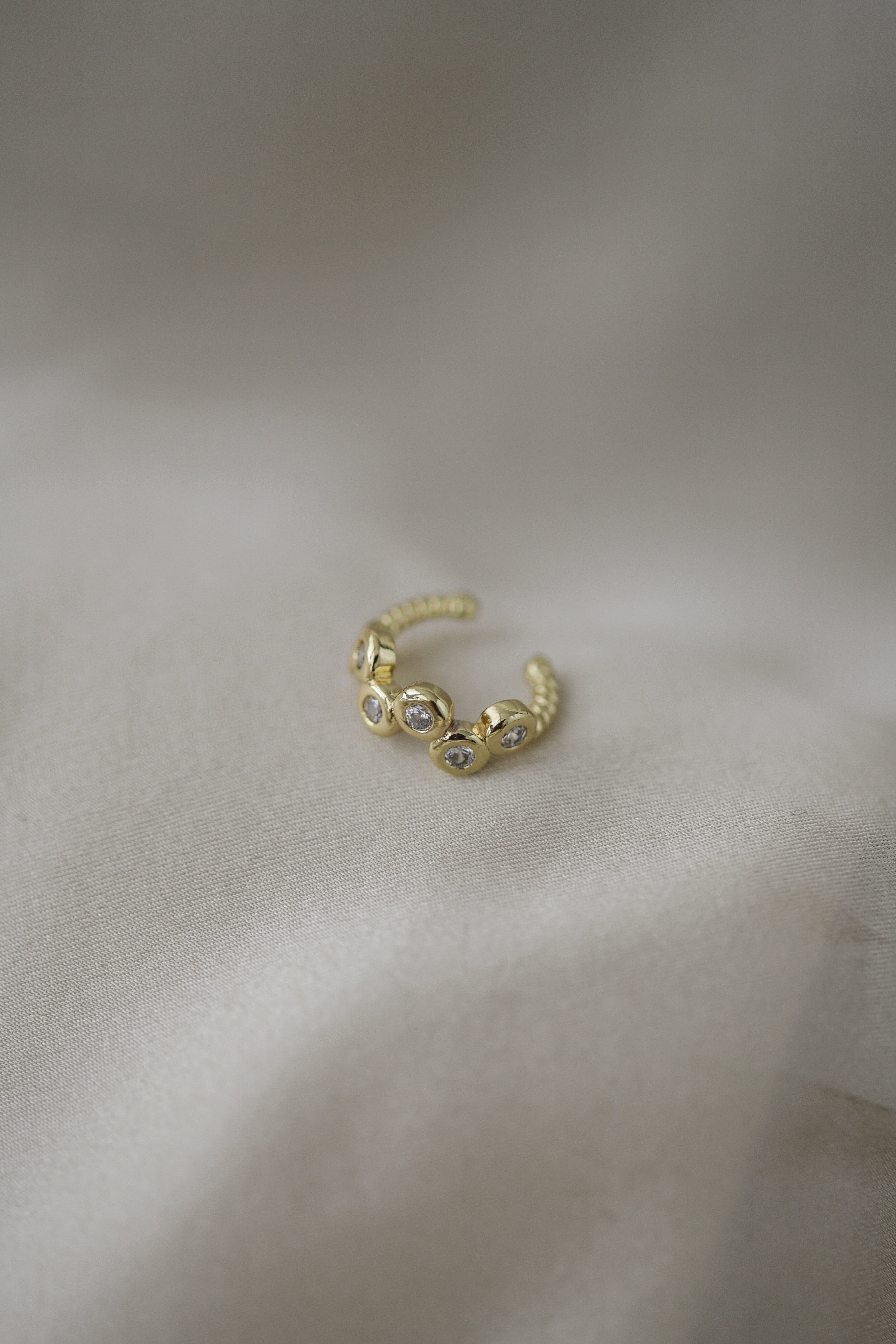 Xilin Ear Cuff - Boutique Minimaliste has waterproof, durable, elegant and vintage inspired jewelry