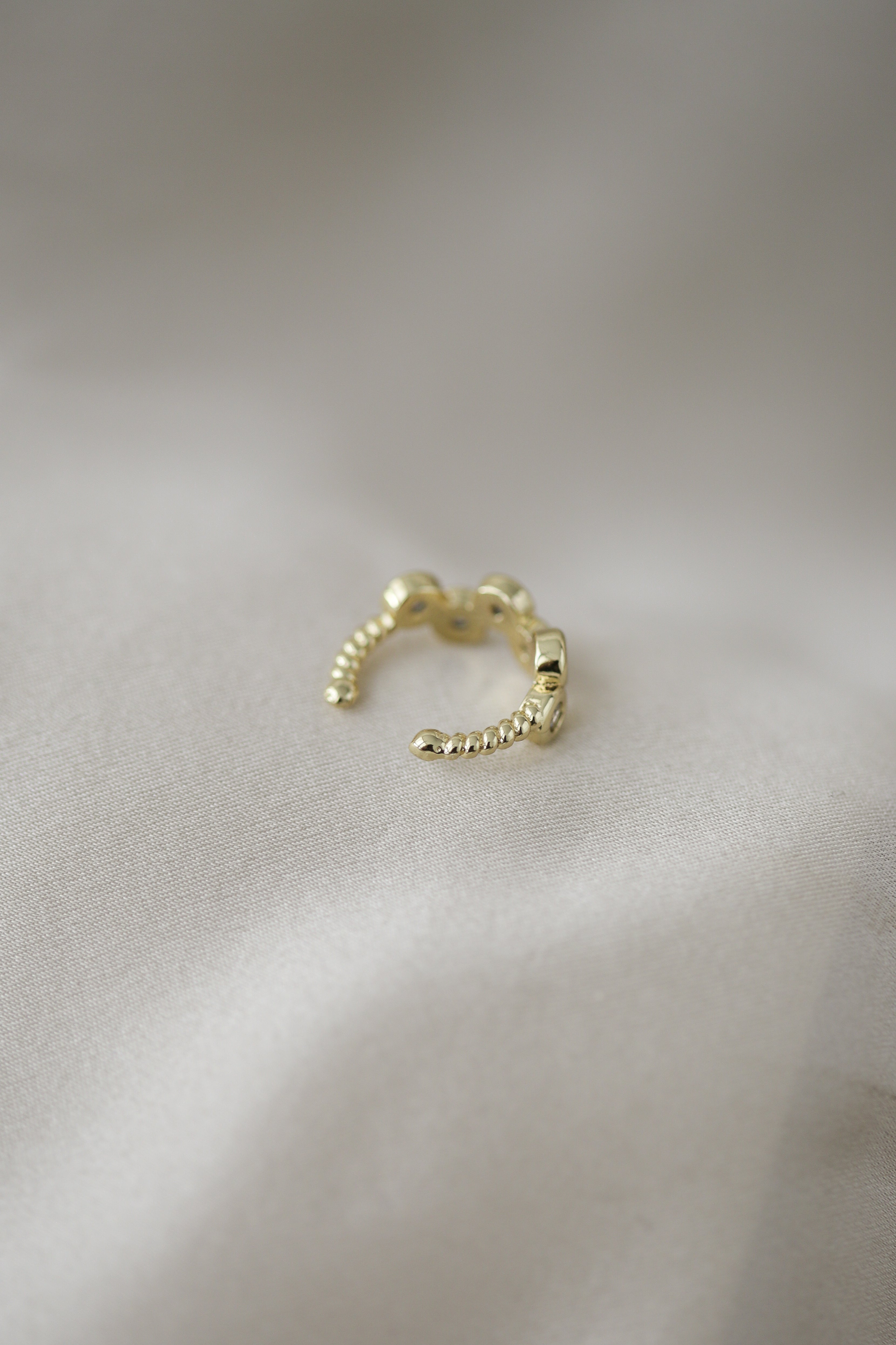 Xilin Ear Cuff - Boutique Minimaliste has waterproof, durable, elegant and vintage inspired jewelry