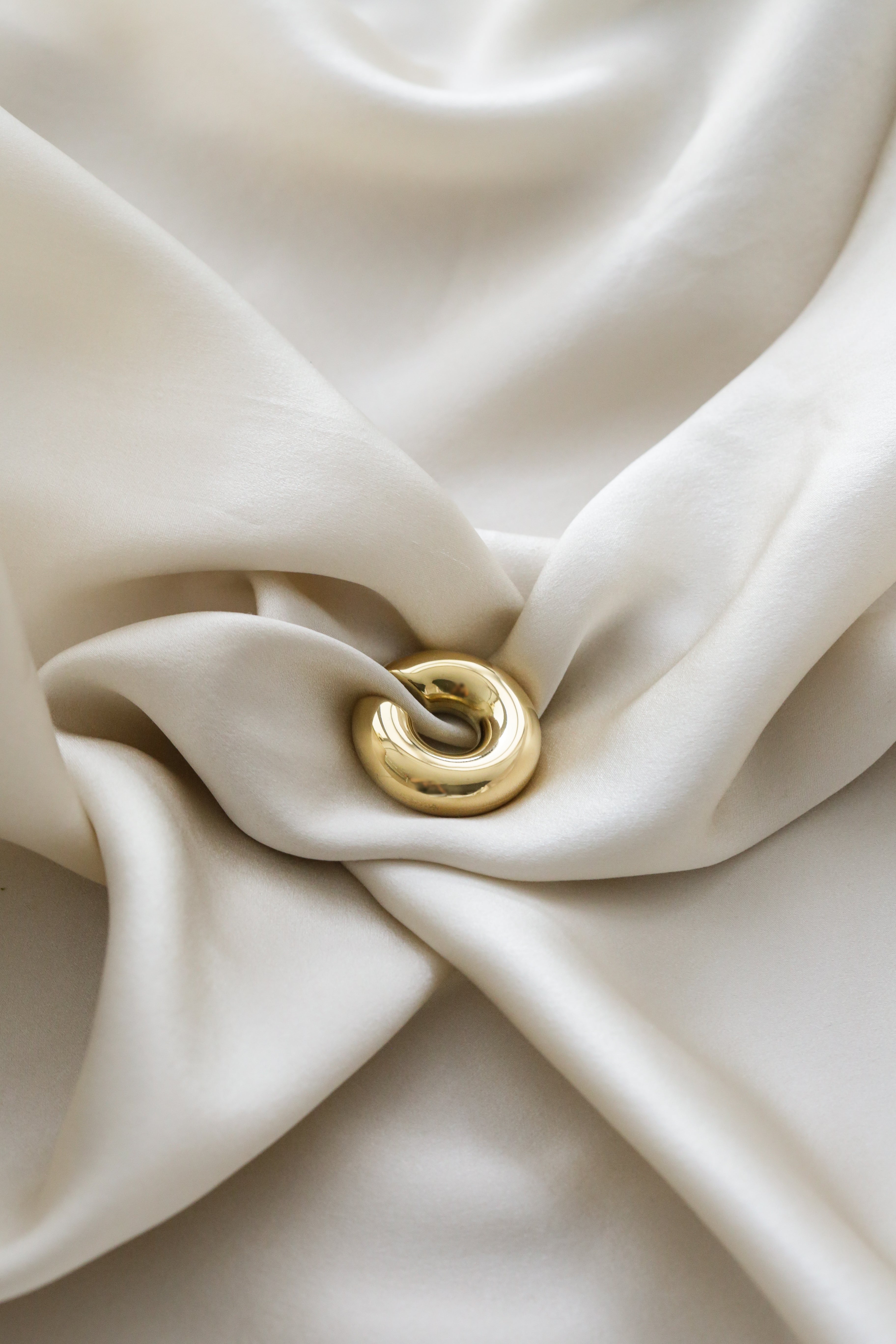 Yamara Ear Cuff - Boutique Minimaliste has waterproof, durable, elegant and vintage inspired jewelry