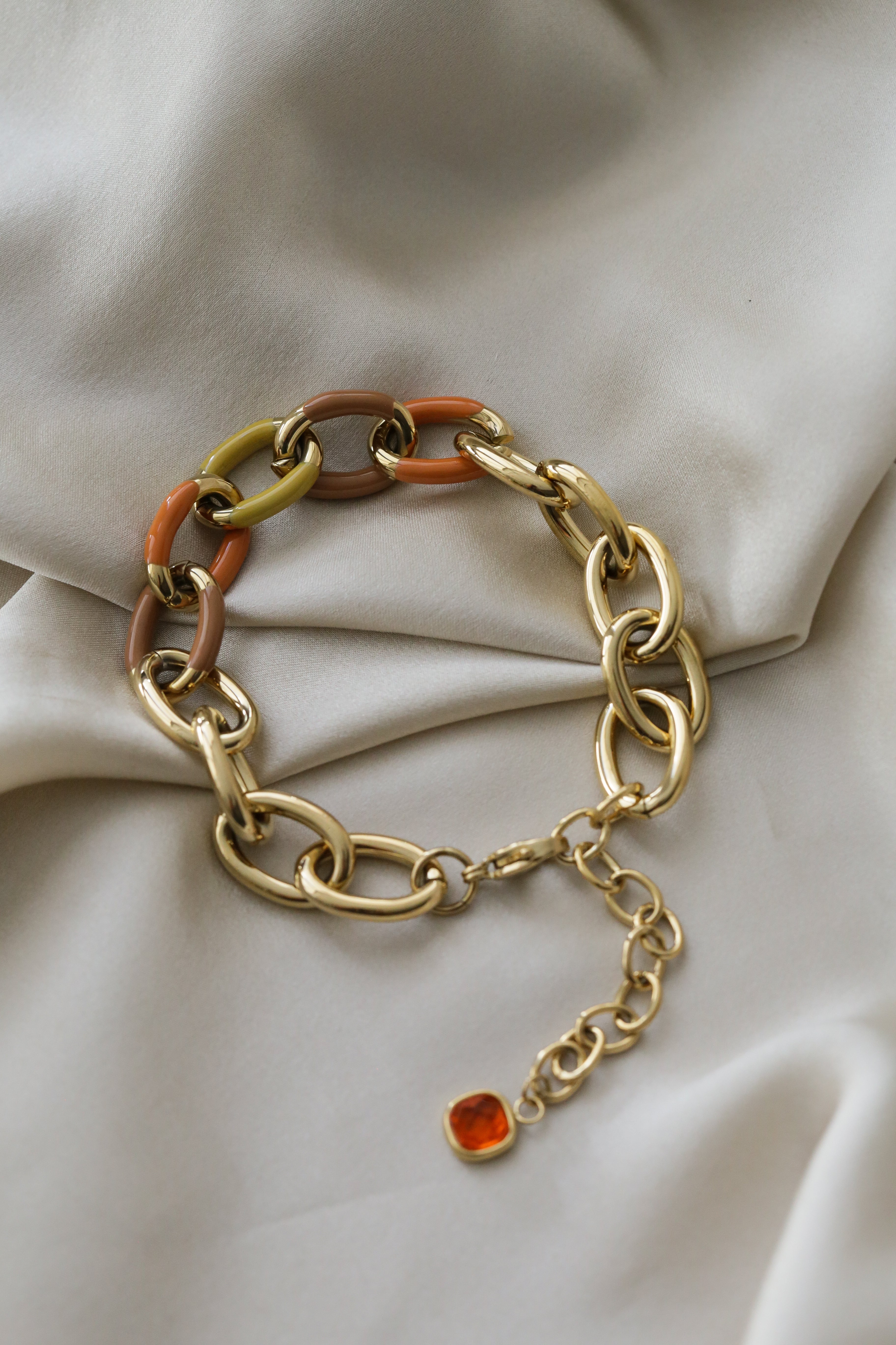 Yfke Bracelet - Boutique Minimaliste has waterproof, durable, elegant and vintage inspired jewelry