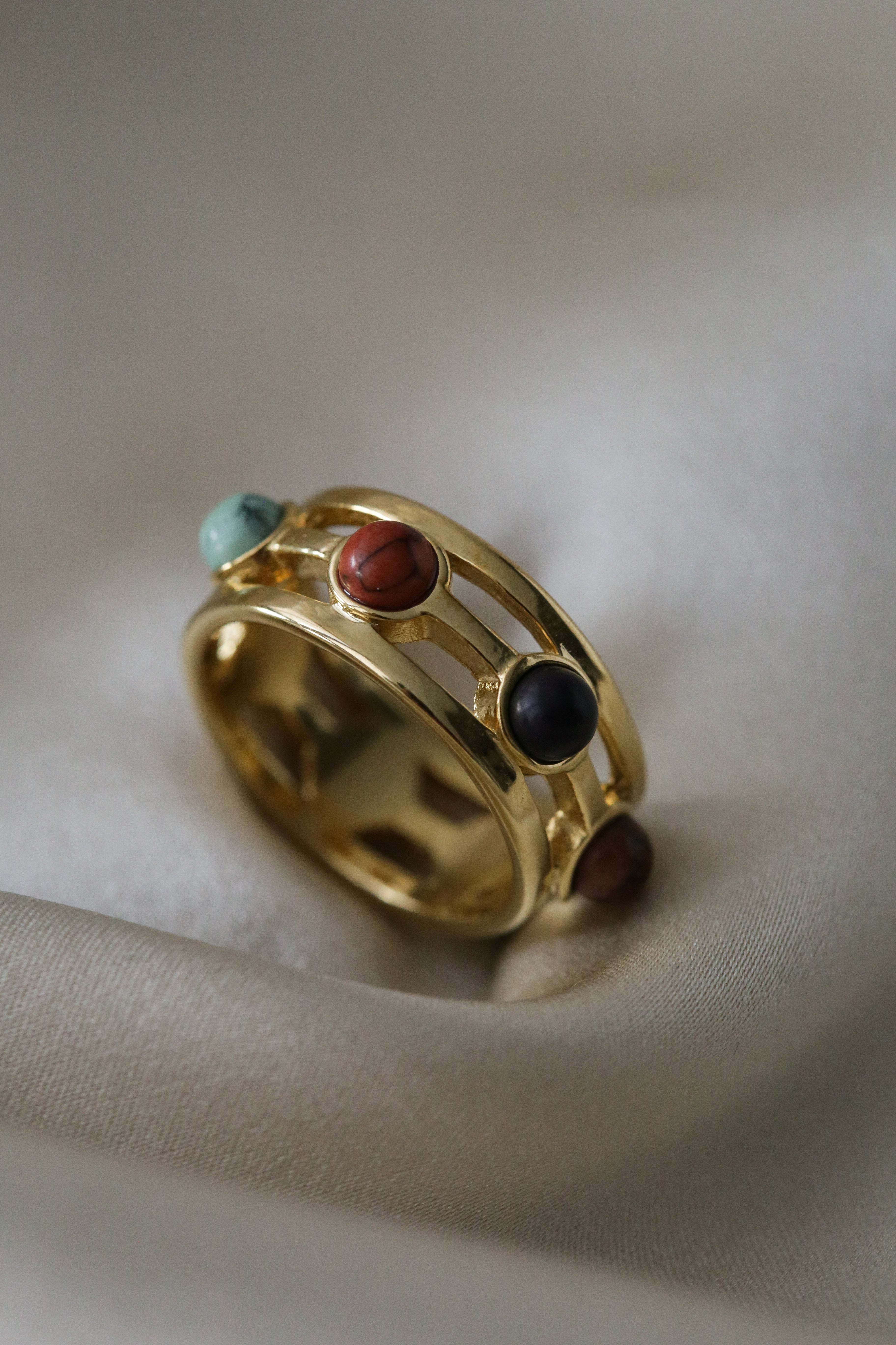 Yve Ring - Boutique Minimaliste has waterproof, durable, elegant and vintage inspired jewelry