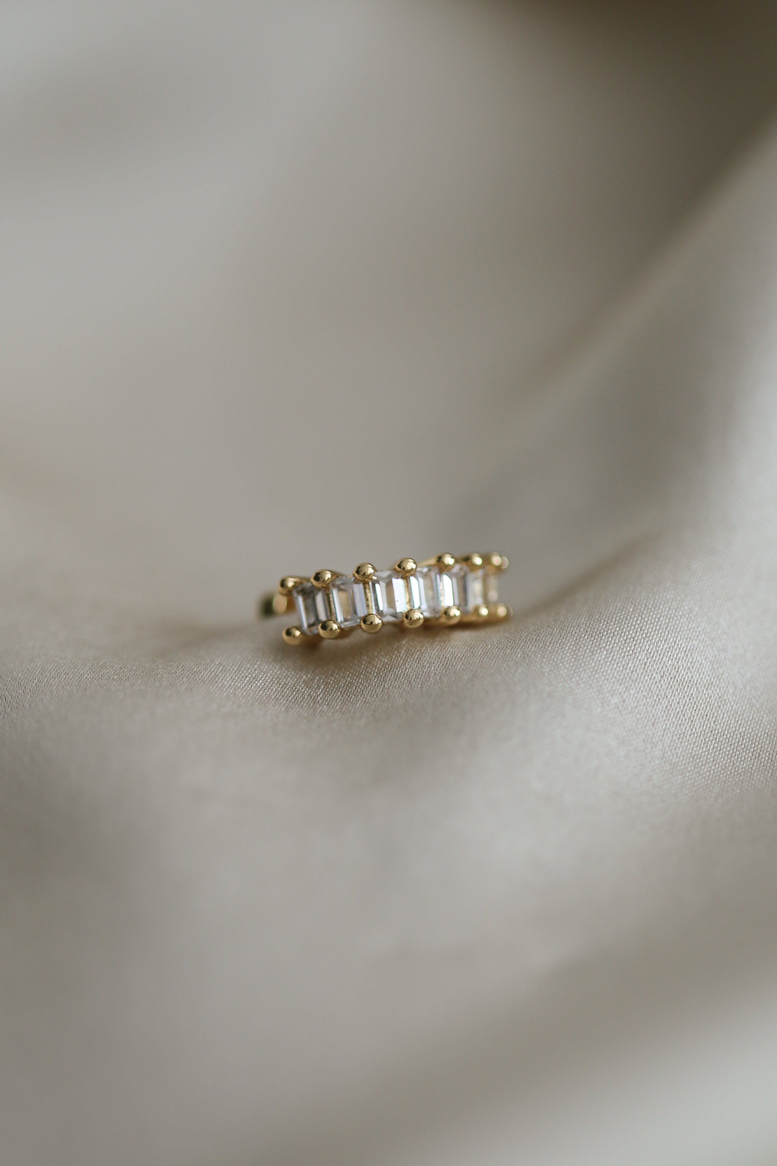 Zena Ear Cuff - Boutique Minimaliste has waterproof, durable, elegant and vintage inspired jewelry