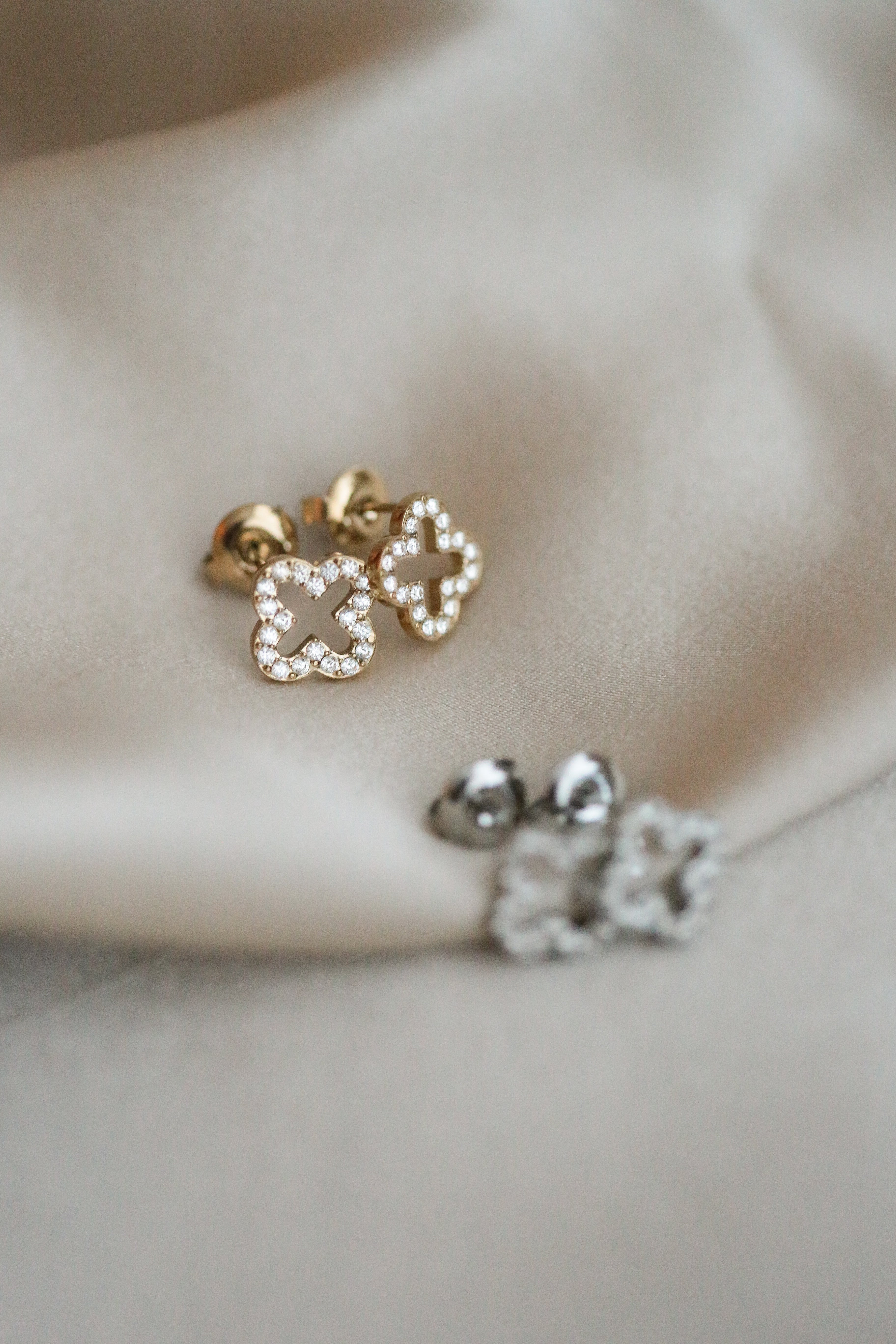 Zendaya Studs - Boutique Minimaliste has waterproof, durable, elegant and vintage inspired jewelry