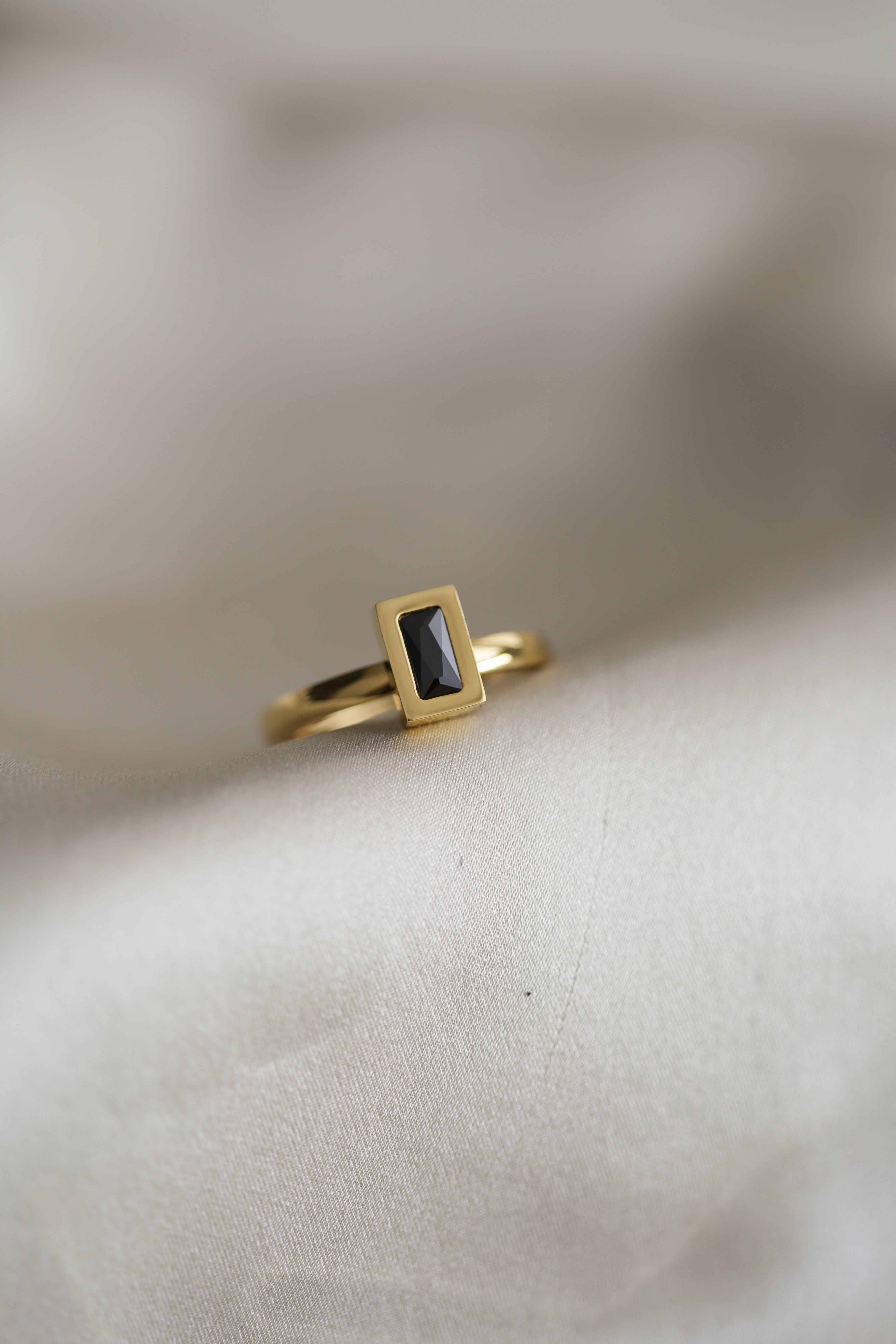 Zita Ring - Boutique Minimaliste has waterproof, durable, elegant and vintage inspired jewelry