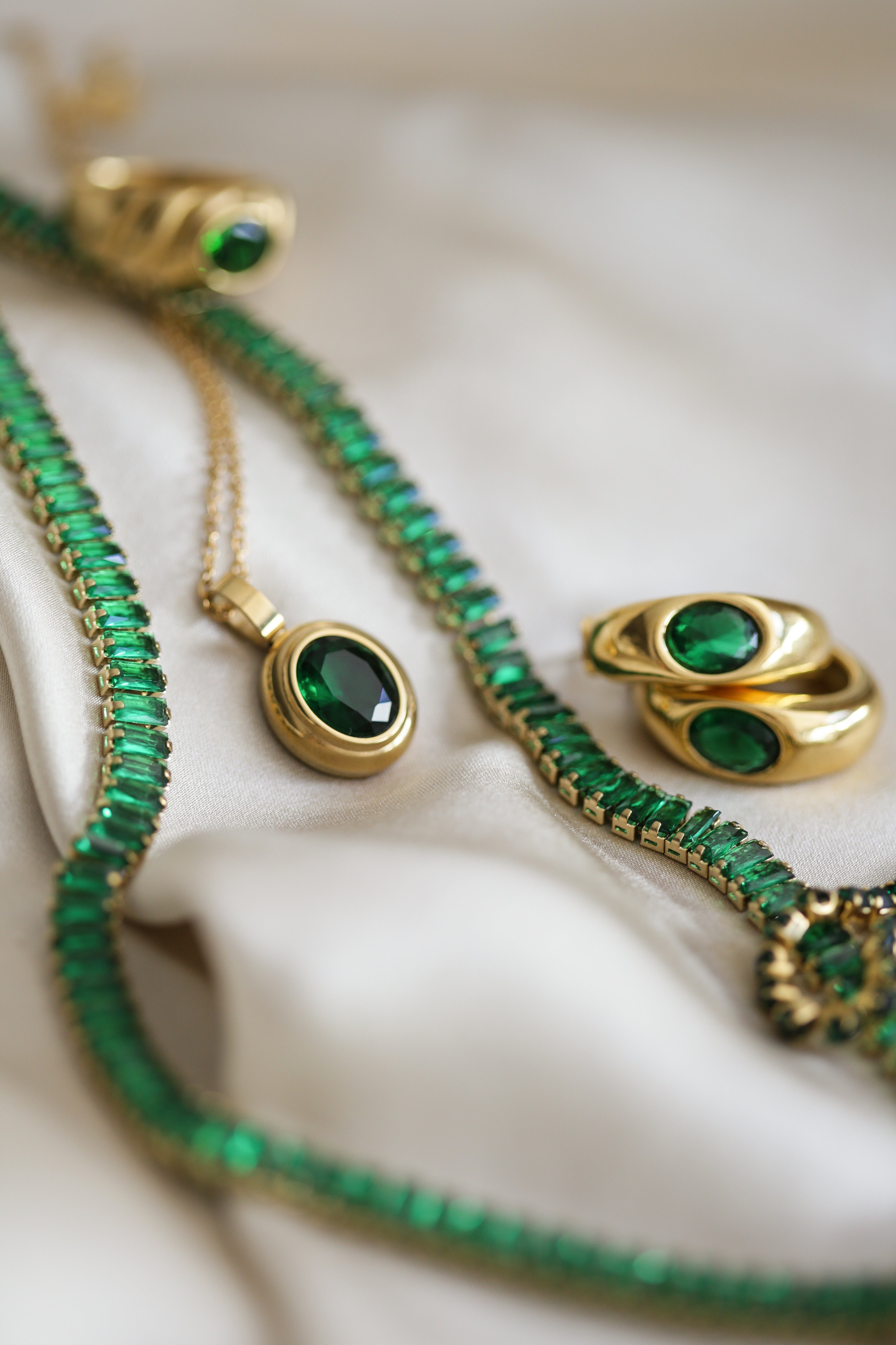Zoe Necklace - Boutique Minimaliste has waterproof, durable, elegant and vintage inspired jewelry