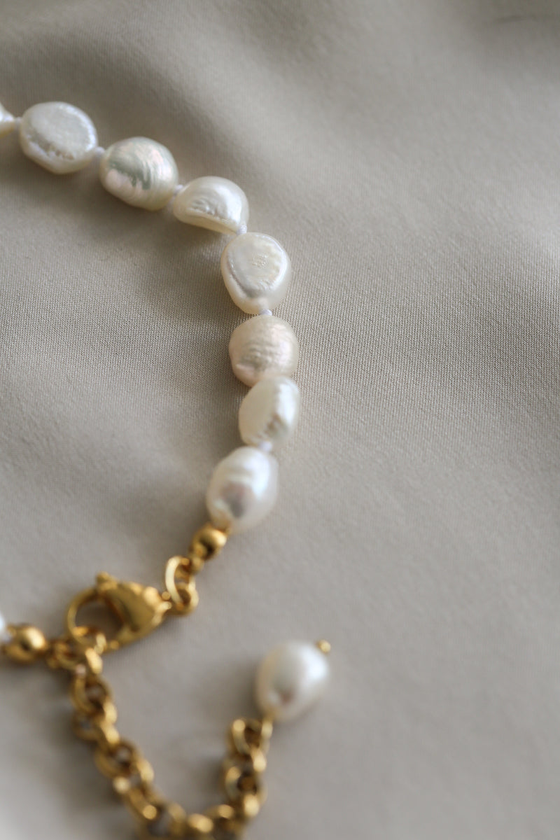 Lou Anklet - Boutique Minimaliste has waterproof, durable, elegant and vintage inspired jewelry