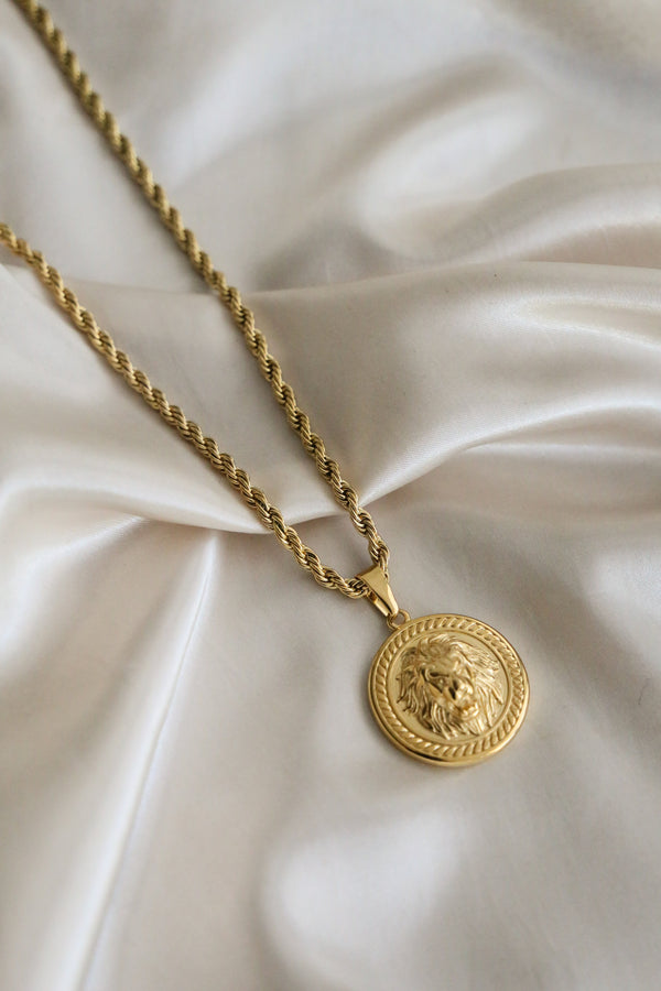 Achilles Necklace - Boutique Minimaliste has waterproof, durable, elegant and vintage inspired jewelry
