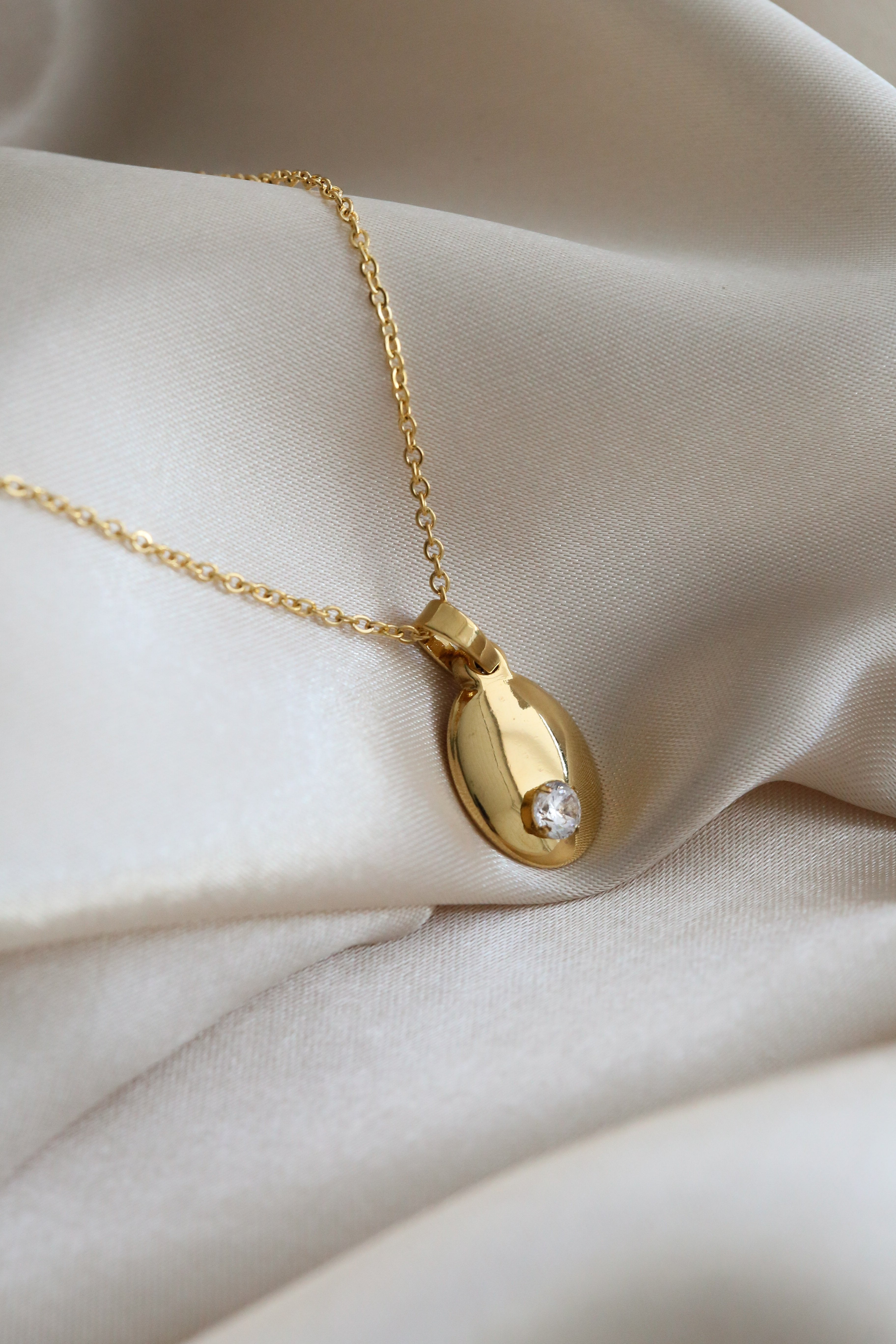 Adelaide Necklace - Boutique Minimaliste has waterproof, durable, elegant and vintage inspired jewelry