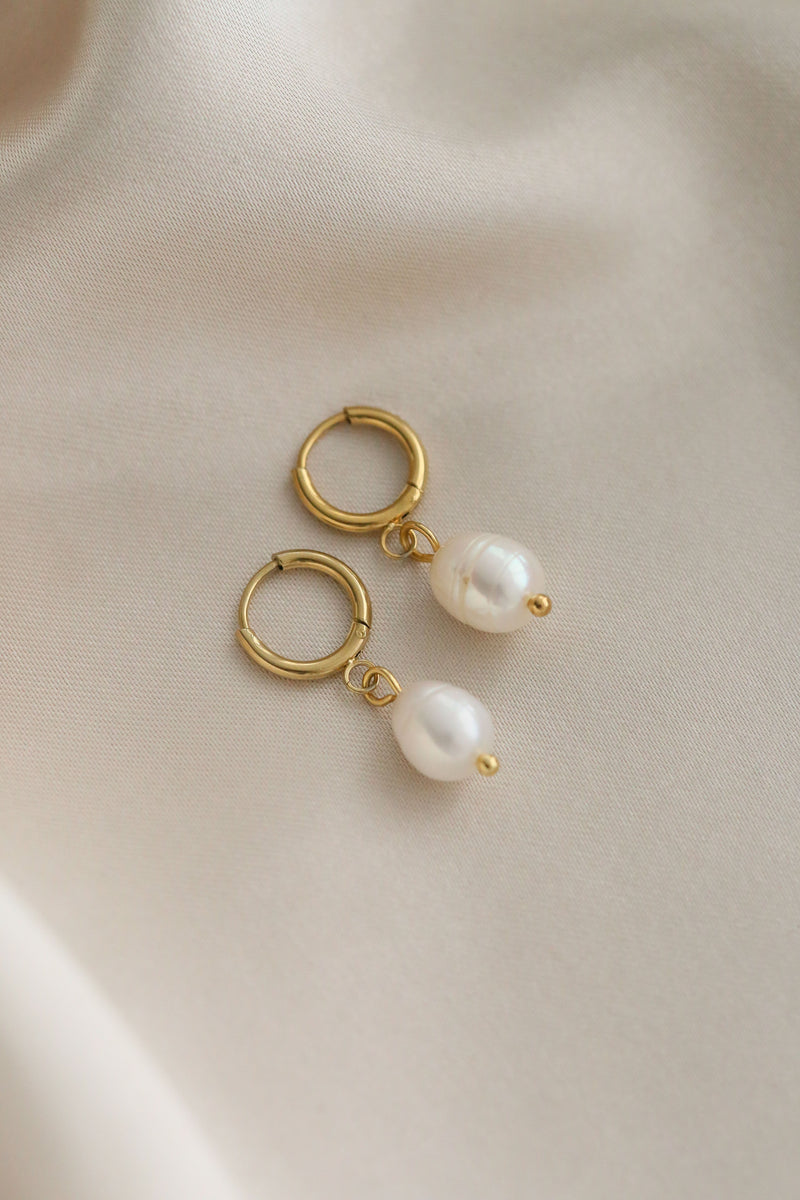 Adele Earrings - Boutique Minimaliste has waterproof, durable, elegant and vintage inspired jewelry
