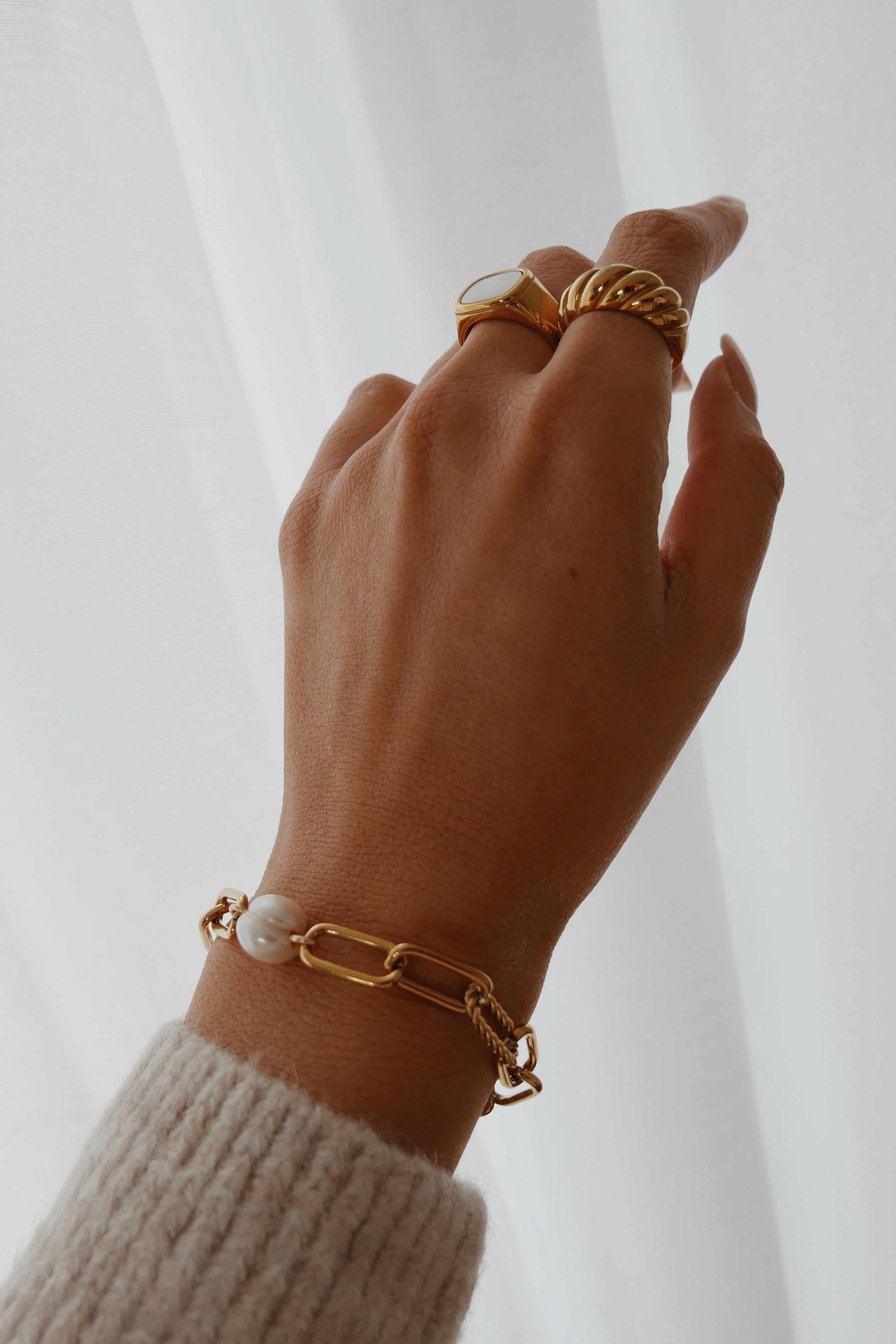 Women's De Grisogono Bracelets from $124 | Lyst