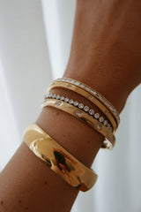Amanda Cuff - Boutique Minimaliste has waterproof, durable, elegant and vintage inspired jewelry