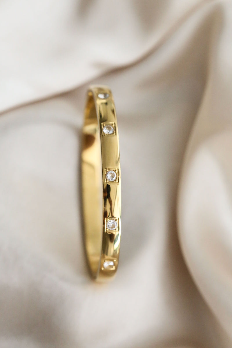 Amata Cuff - Boutique Minimaliste has waterproof, durable, elegant and vintage inspired jewelry