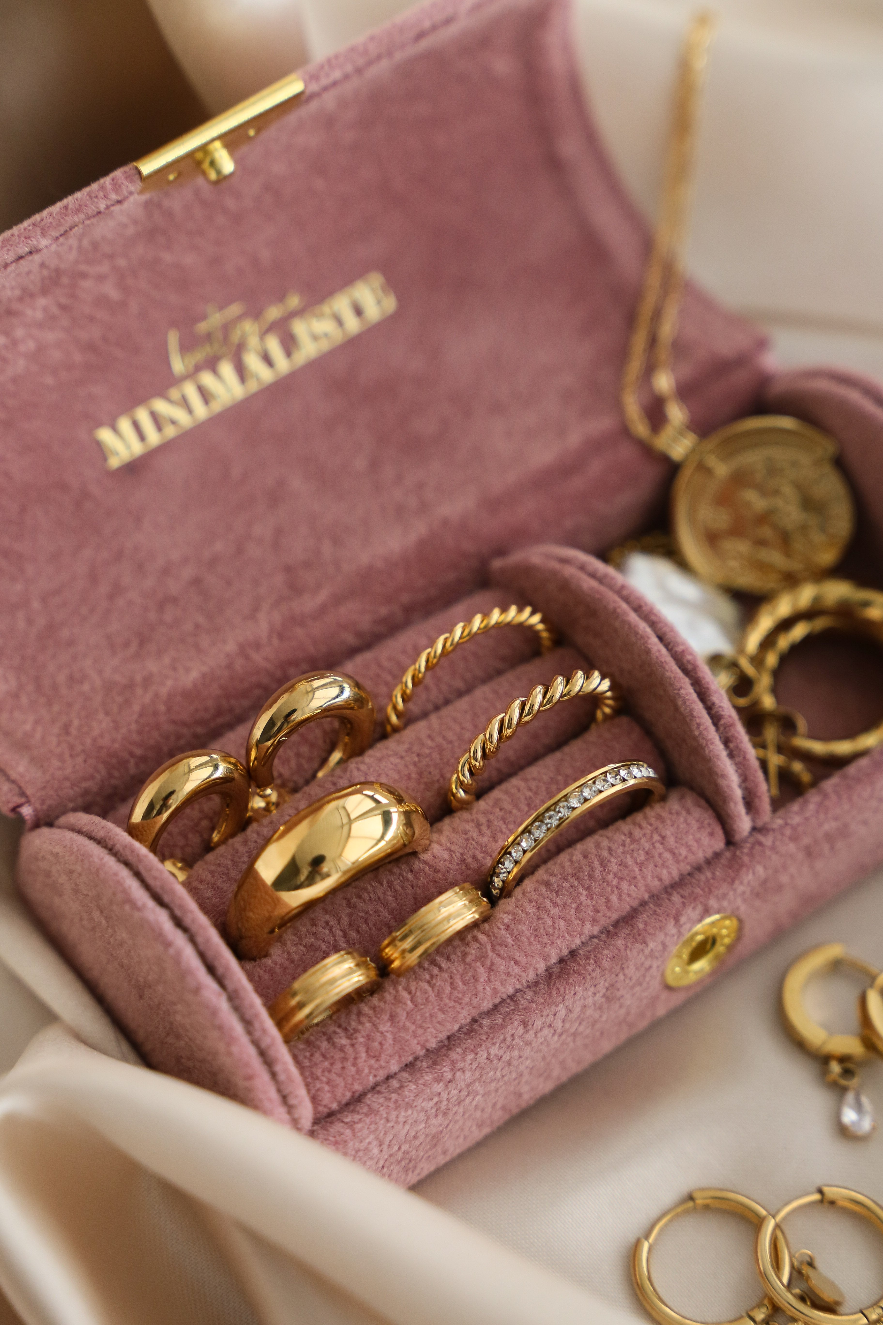 Anaïs Ring - has waterproof, durable, elegant and vintage inspired jewelry