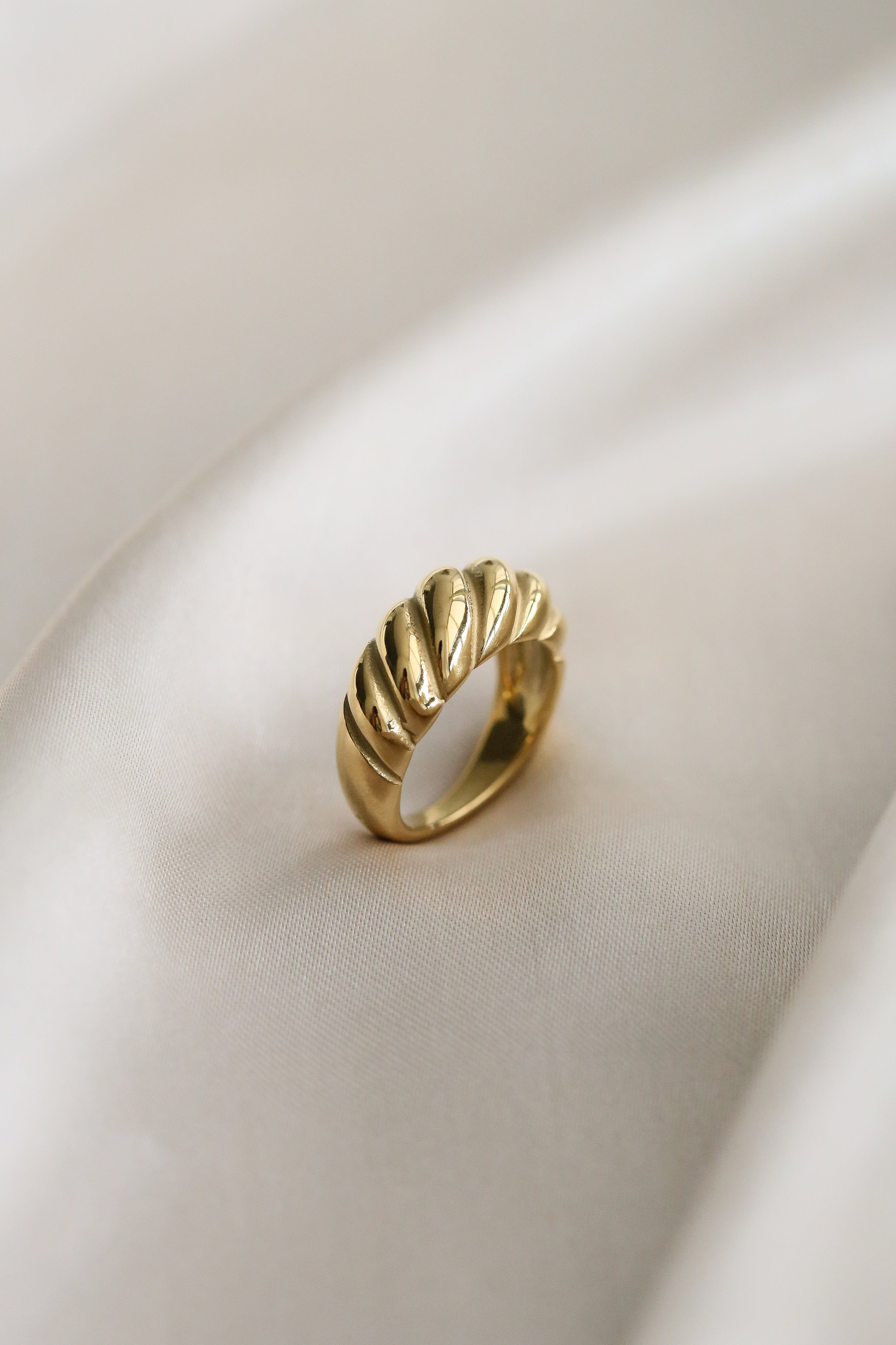 Angelica Ring - Boutique Minimaliste has waterproof, durable, elegant and vintage inspired jewelry