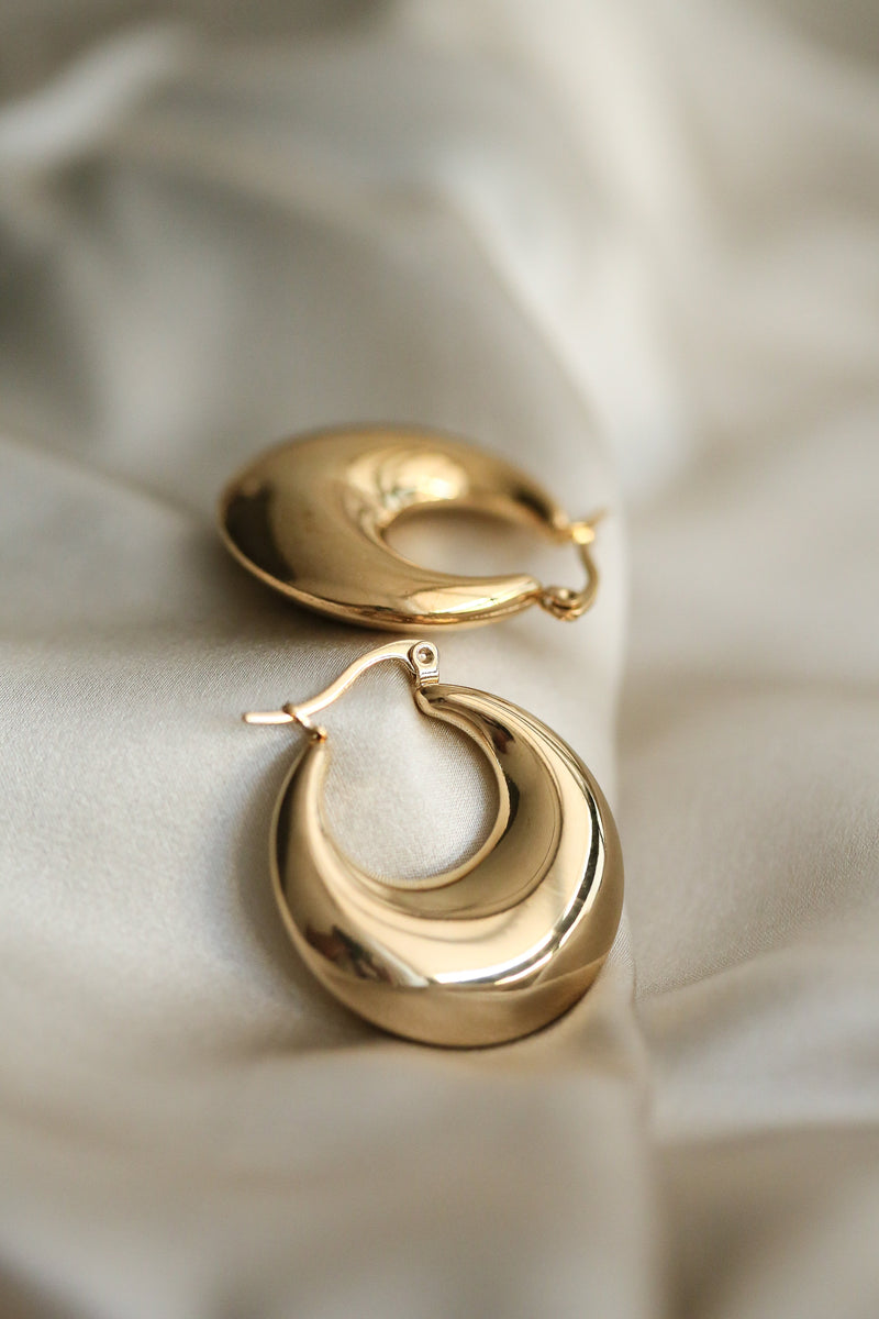 Antonia Hoop Earrings - Boutique Minimaliste has waterproof, durable, elegant and vintage inspired jewelry