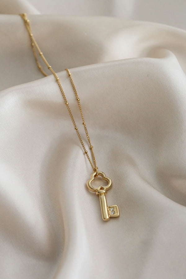 Azzura Necklace - Boutique Minimaliste has waterproof, durable, elegant and vintage inspired jewelry