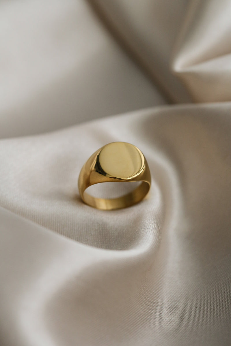 Barbi Pinky Ring - Boutique Minimaliste has waterproof, durable, elegant and vintage inspired jewelry
