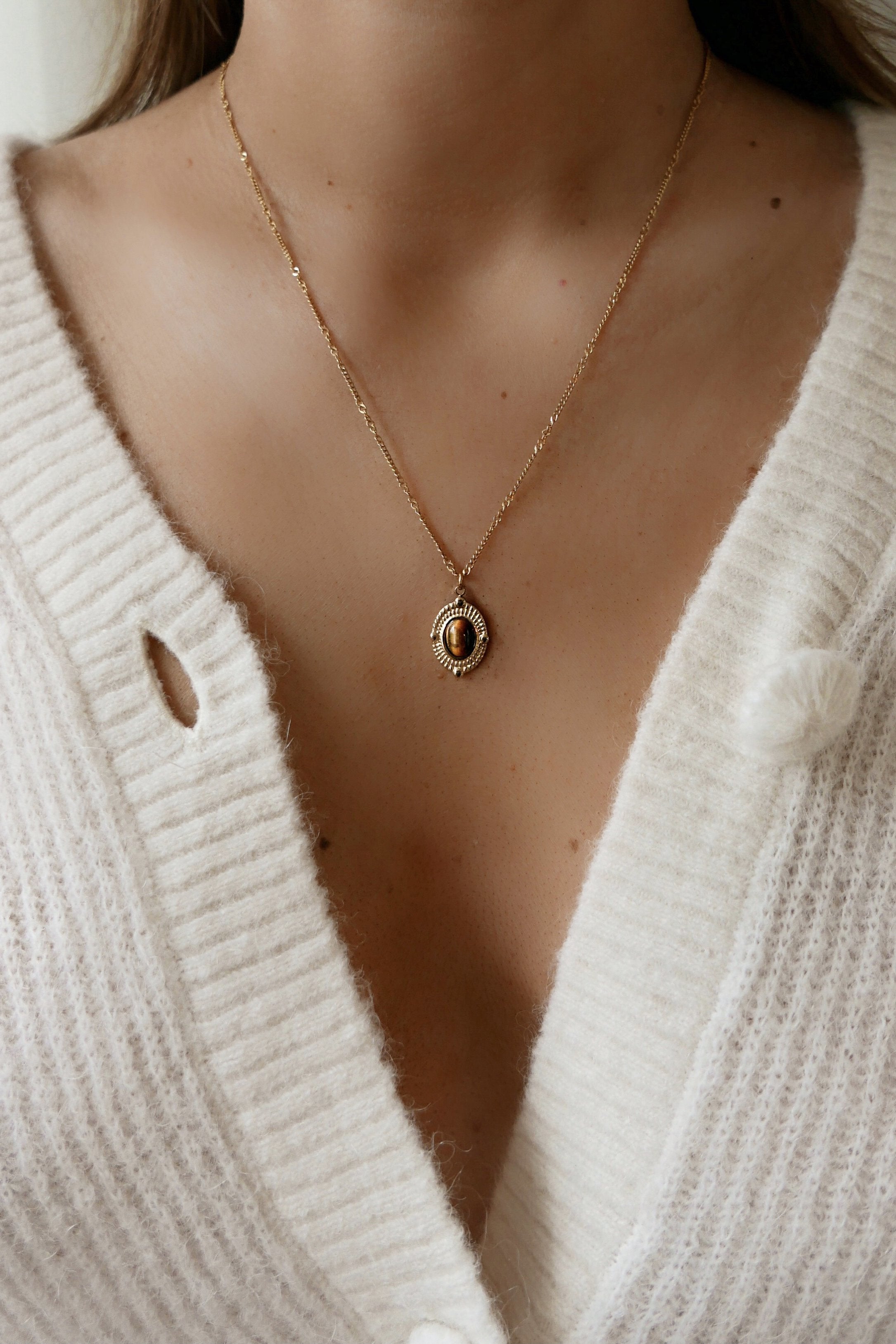 Beverly Necklace - Boutique Minimaliste has waterproof, durable, elegant and vintage inspired jewelry
