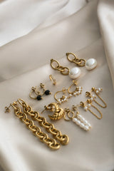 Blakely Ear Cuff - Boutique Minimaliste has waterproof, durable, elegant and vintage inspired jewelry