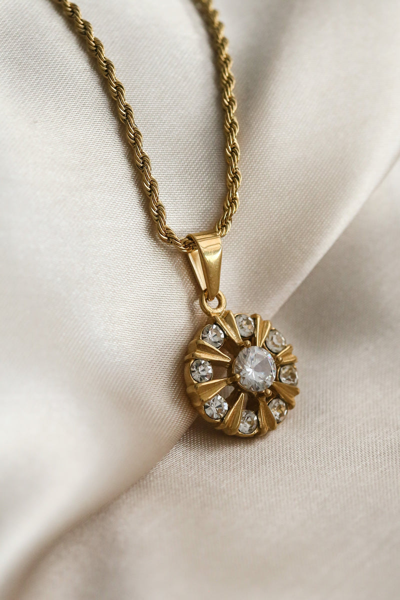 Bree Necklace - Boutique Minimaliste has waterproof, durable, elegant and vintage inspired jewelry
