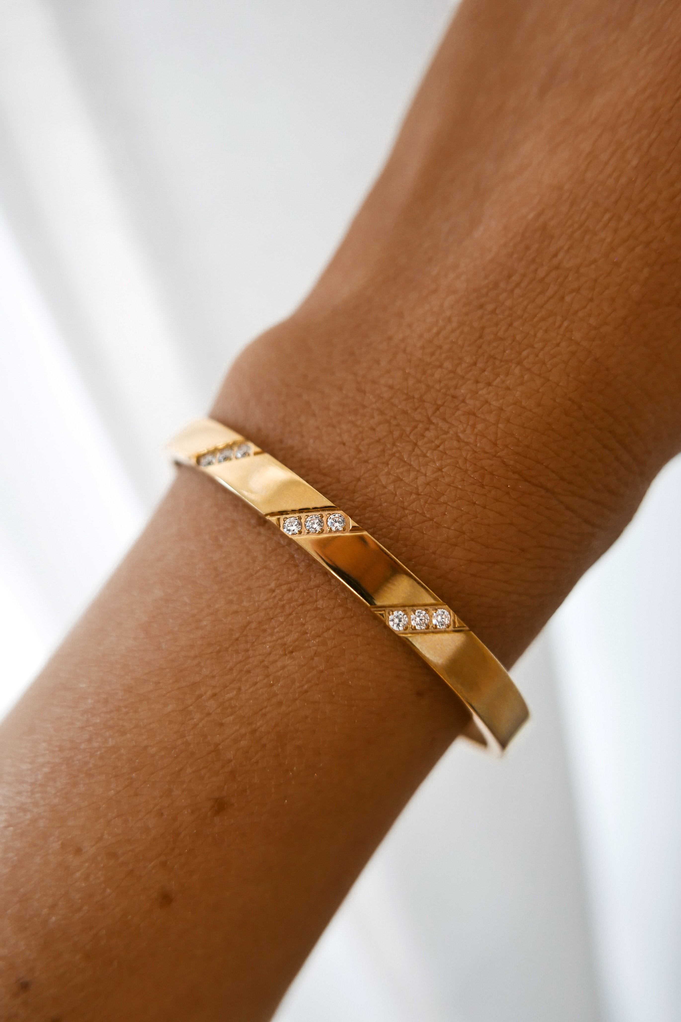 Britney Cuff - Boutique Minimaliste has waterproof, durable, elegant and vintage inspired jewelry
