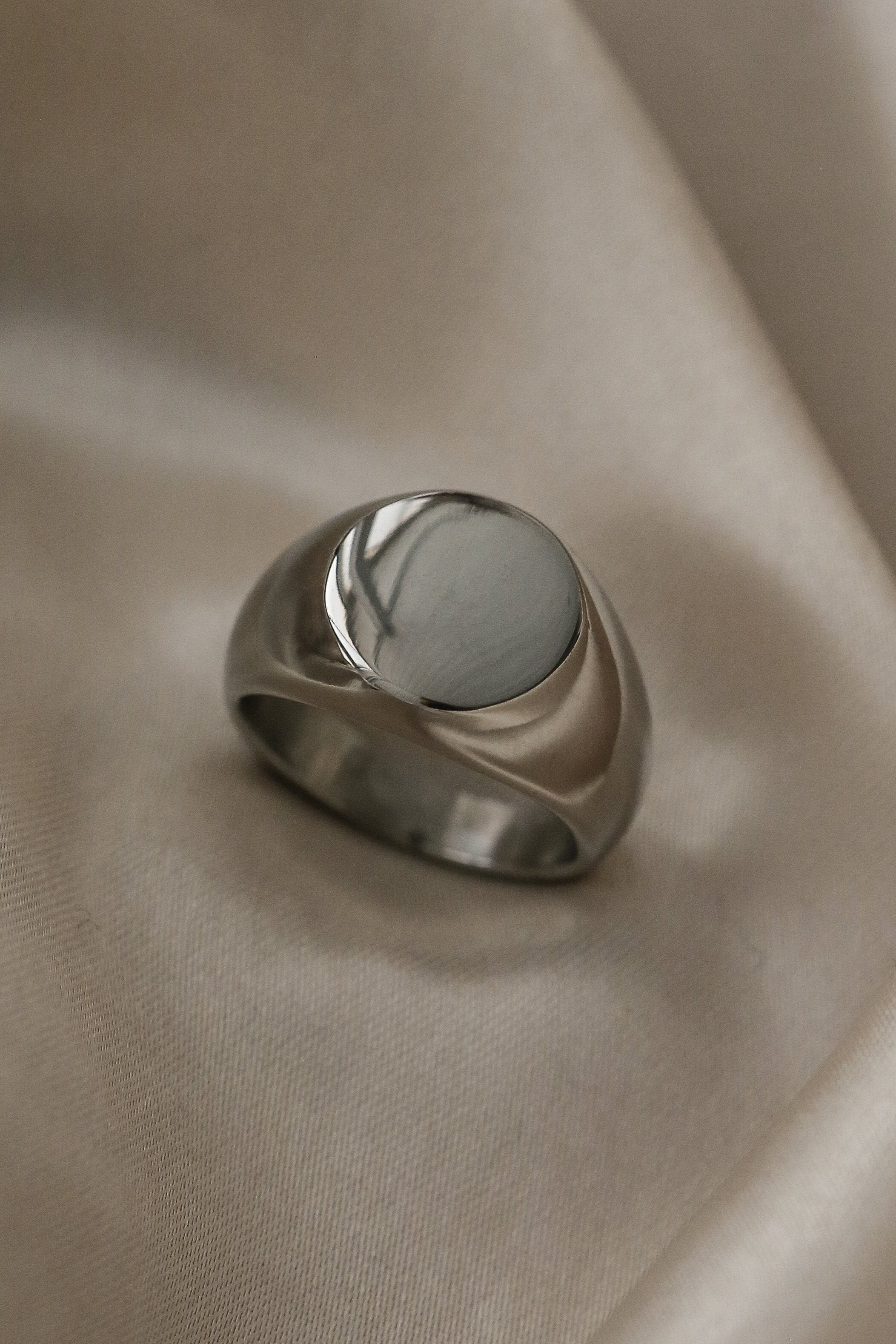 Cameron Man Ring - Boutique Minimaliste has waterproof, durable, elegant and vintage inspired jewelry