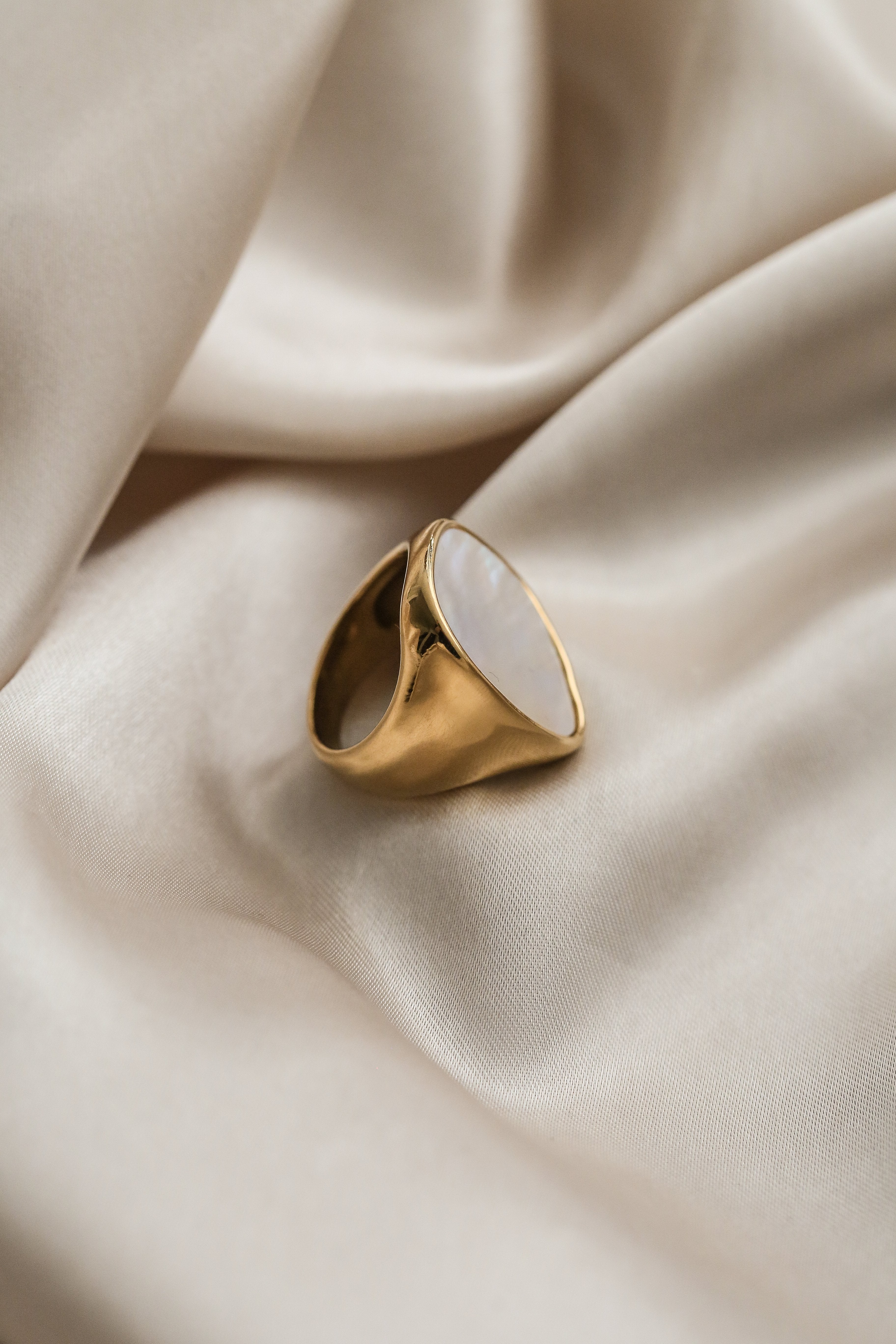 Cassandra Ring - Boutique Minimaliste has waterproof, durable, elegant and vintage inspired jewelry