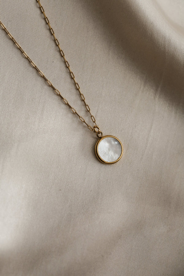 Caylee Necklace - Boutique Minimaliste has waterproof, durable, elegant and vintage inspired jewelry