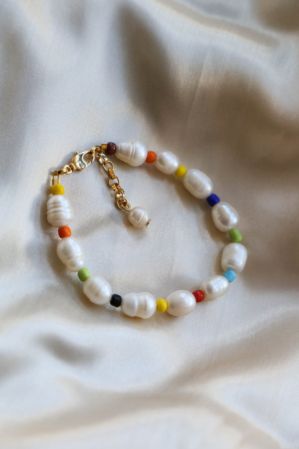 Cecile Pearl Bracelet - Boutique Minimaliste has waterproof, durable, elegant and vintage inspired jewelry