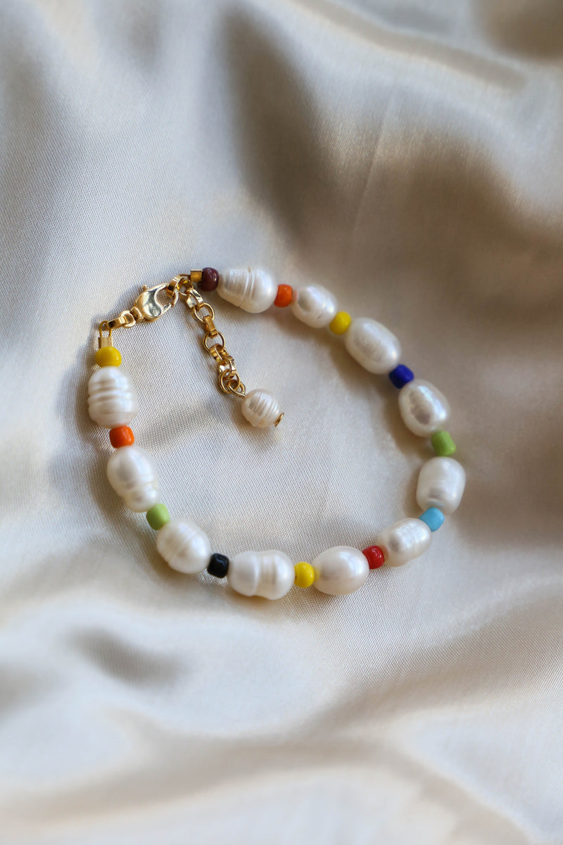 Cecile Pearl Bracelet - Boutique Minimaliste has waterproof, durable, elegant and vintage inspired jewelry
