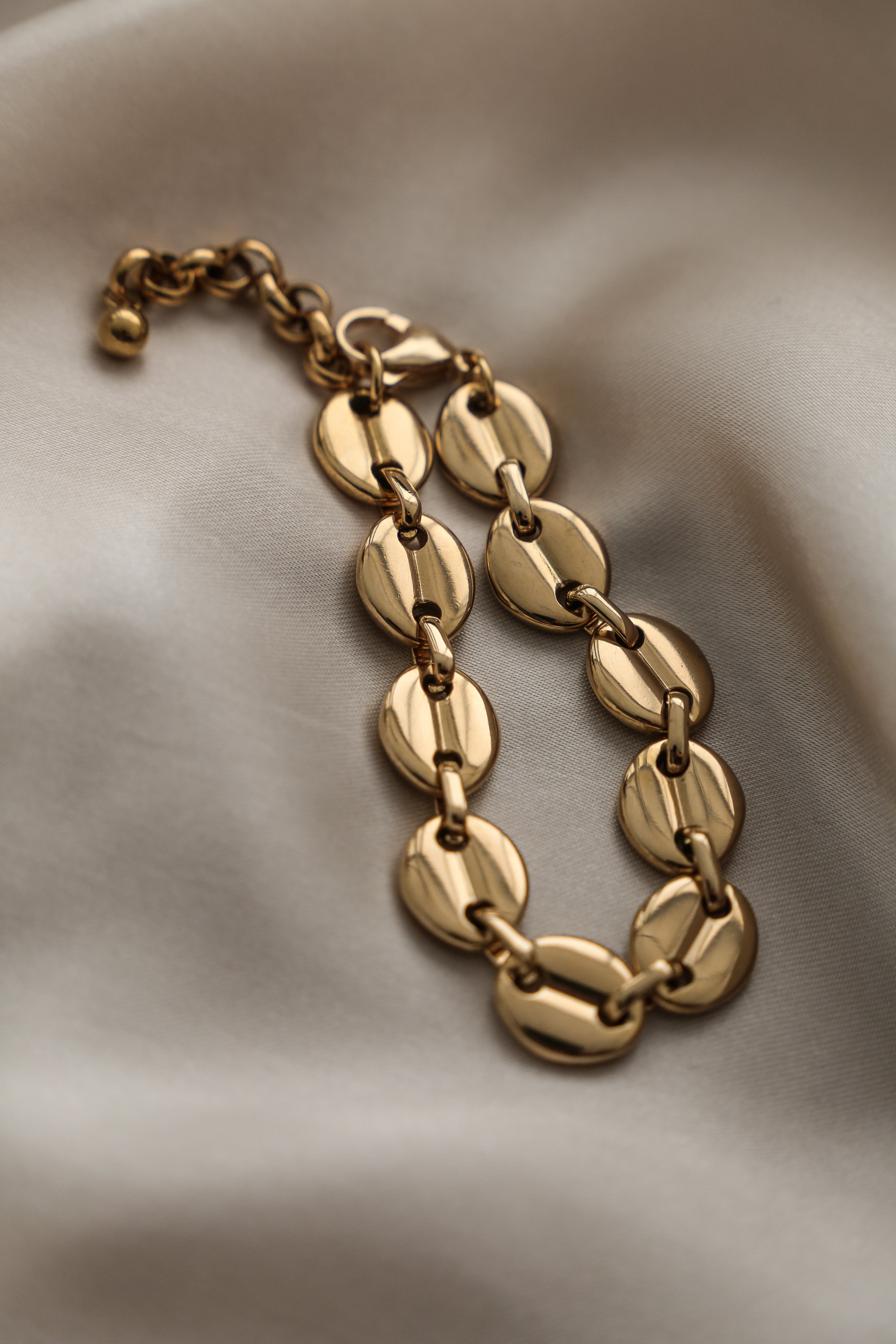 Qoo10 - ***New Design*** 22k / 916 Gold Elegant Bracelet Light Weight v6 :  Watch & Jewelry
