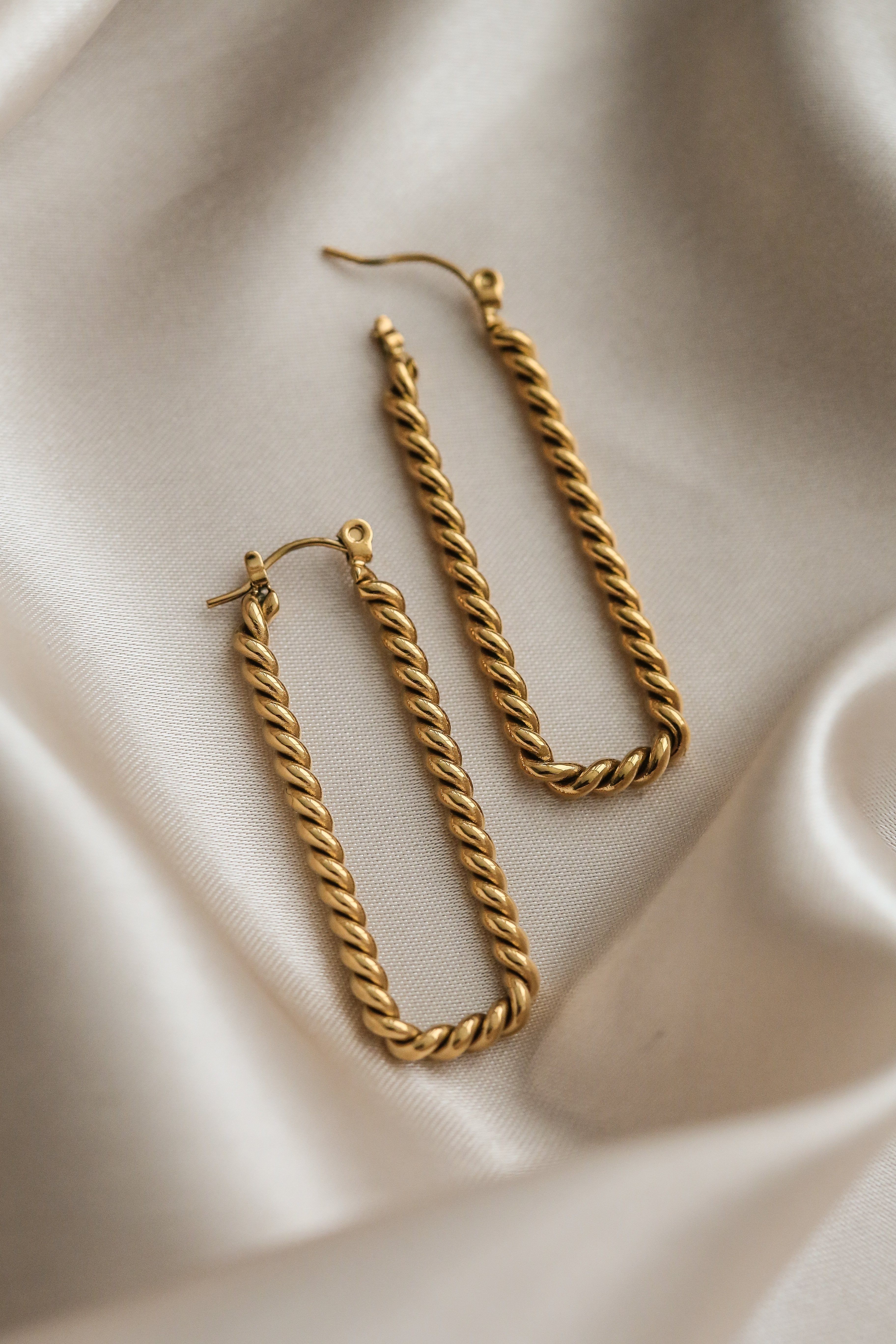 Cielo Hoop Earrings - Boutique Minimaliste has waterproof, durable, elegant and vintage inspired jewelry