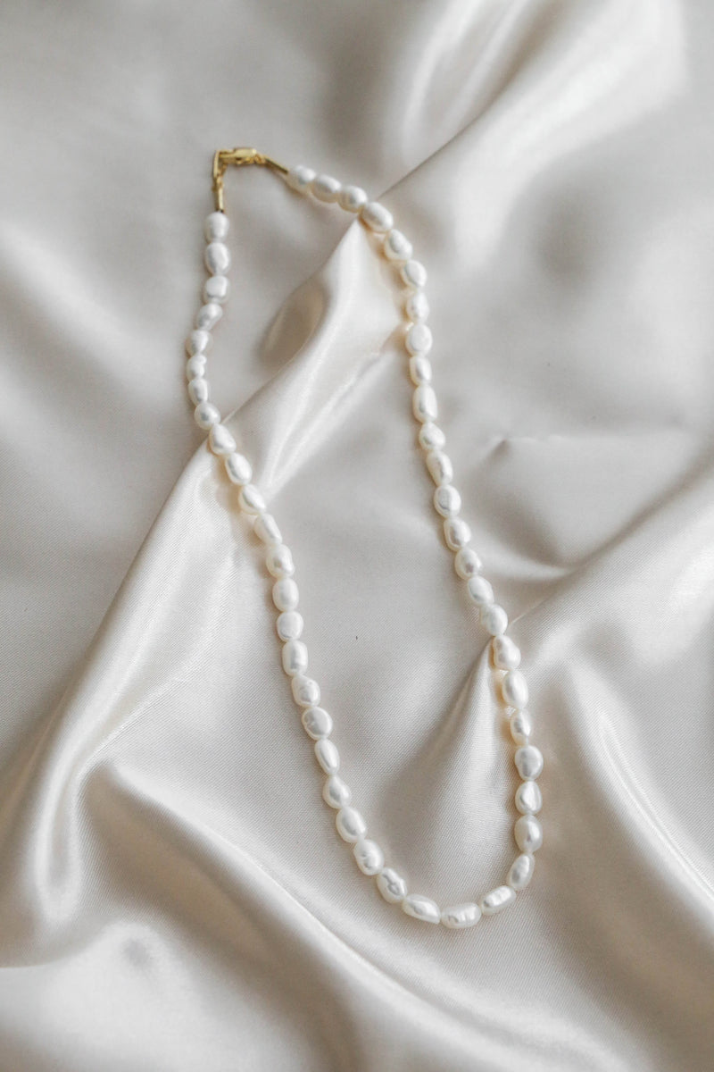Jacey Classic Pearl Necklace - Boutique Minimaliste has waterproof, durable, elegant and vintage inspired jewelry