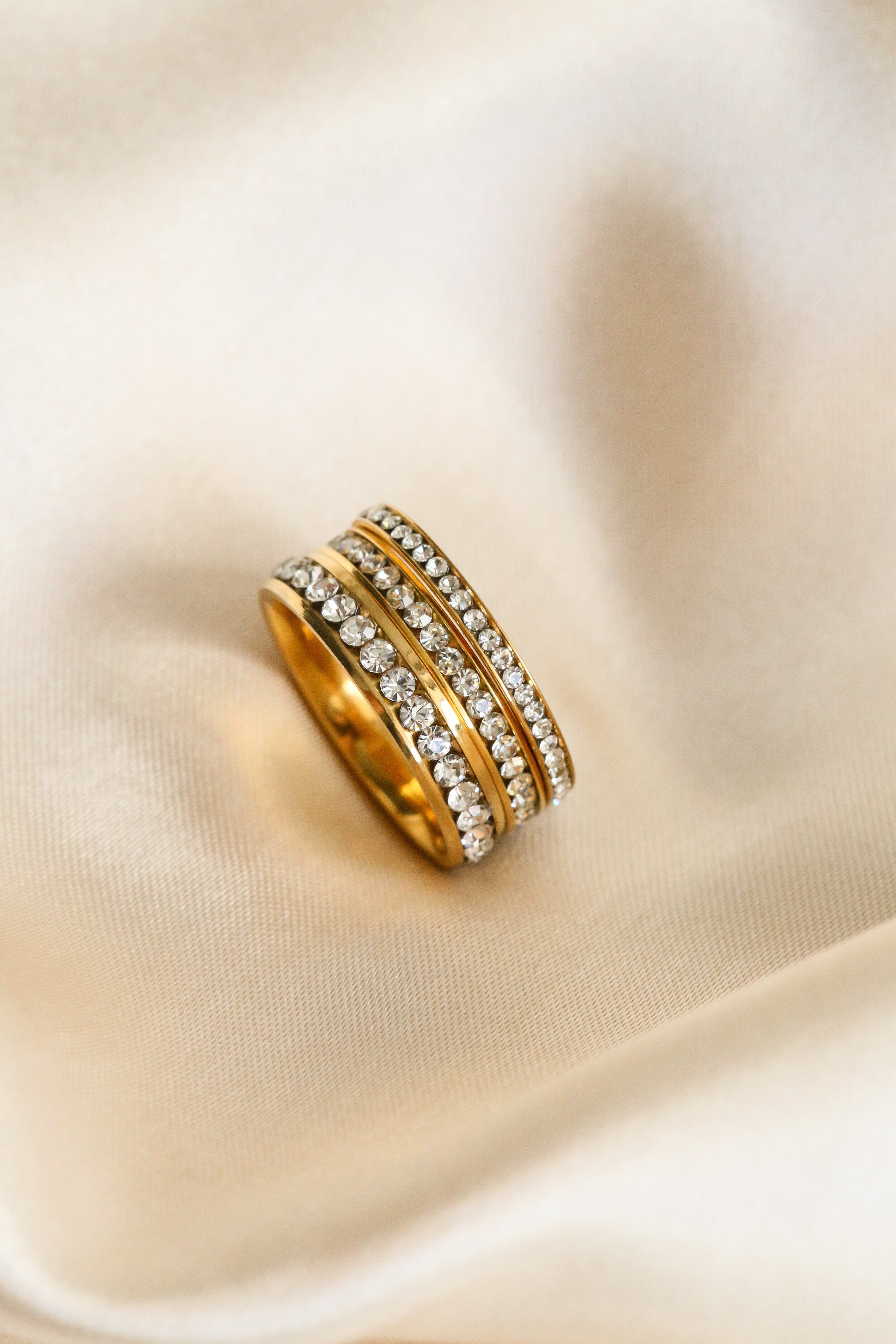 Crystal Ring - Boutique Minimaliste has waterproof, durable, elegant and vintage inspired jewelry