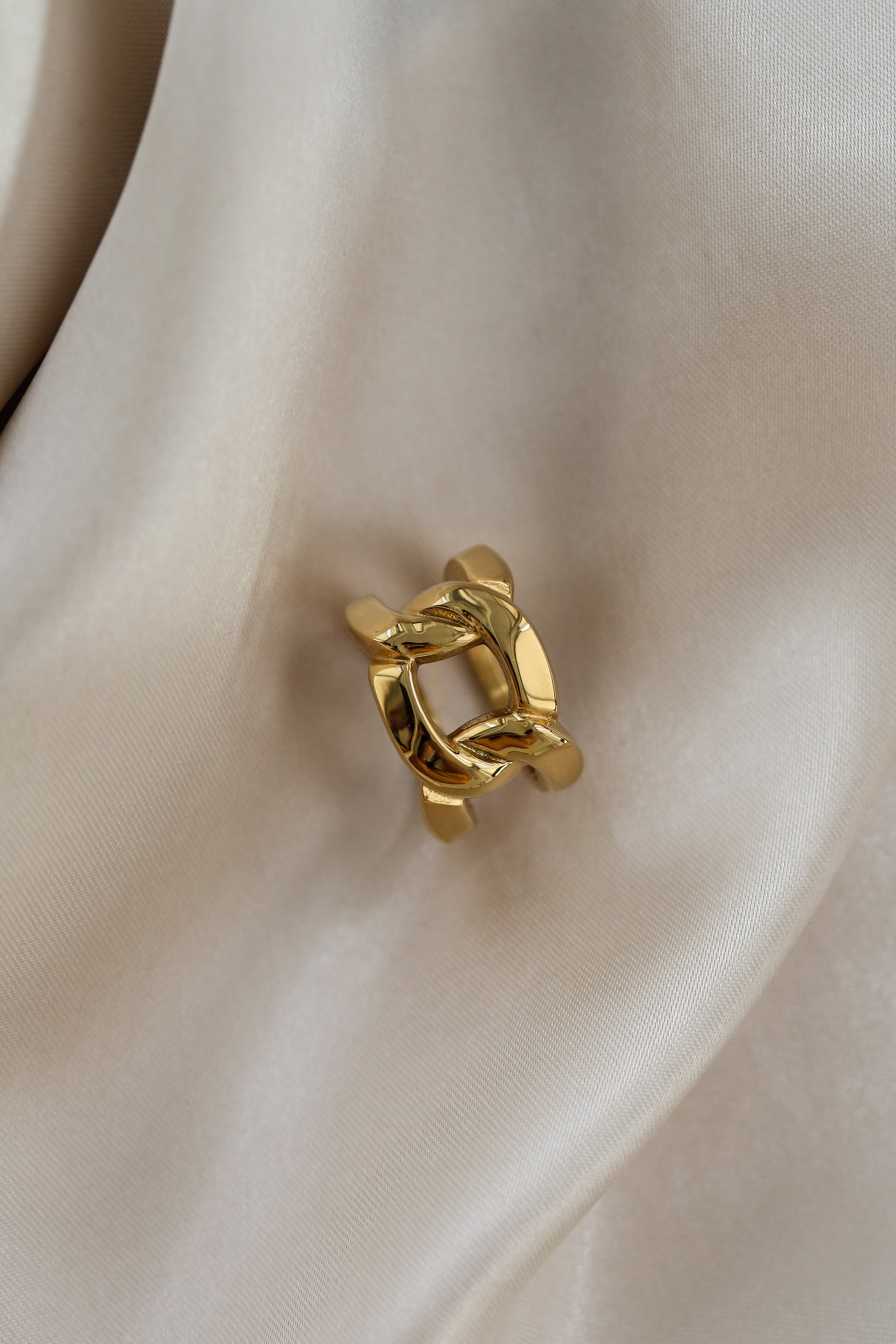 Elina Ring - Boutique Minimaliste has waterproof, durable, elegant and vintage inspired jewelry
